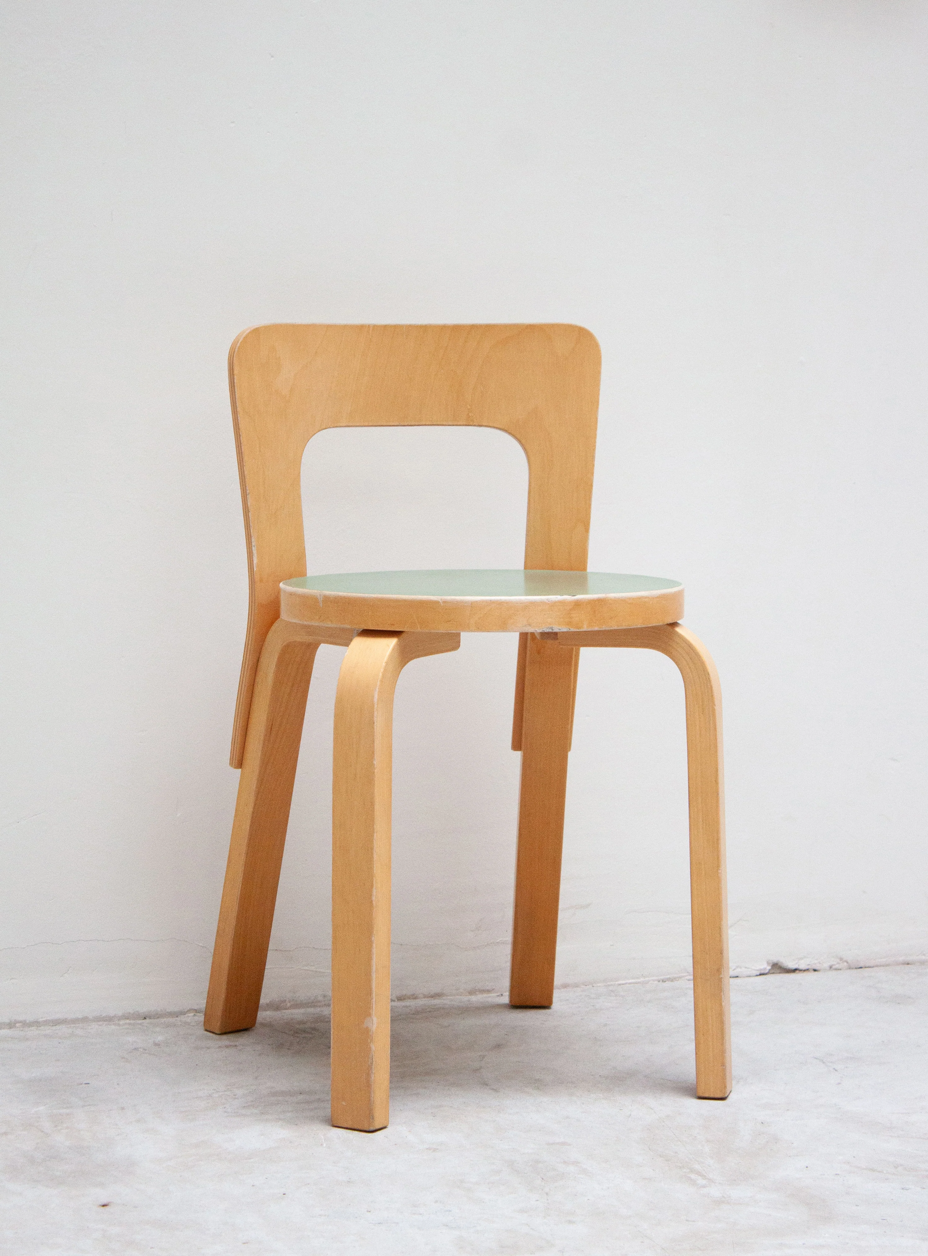 Artek Model 65 Chair by Alvar Aalto (Green) - Image 5