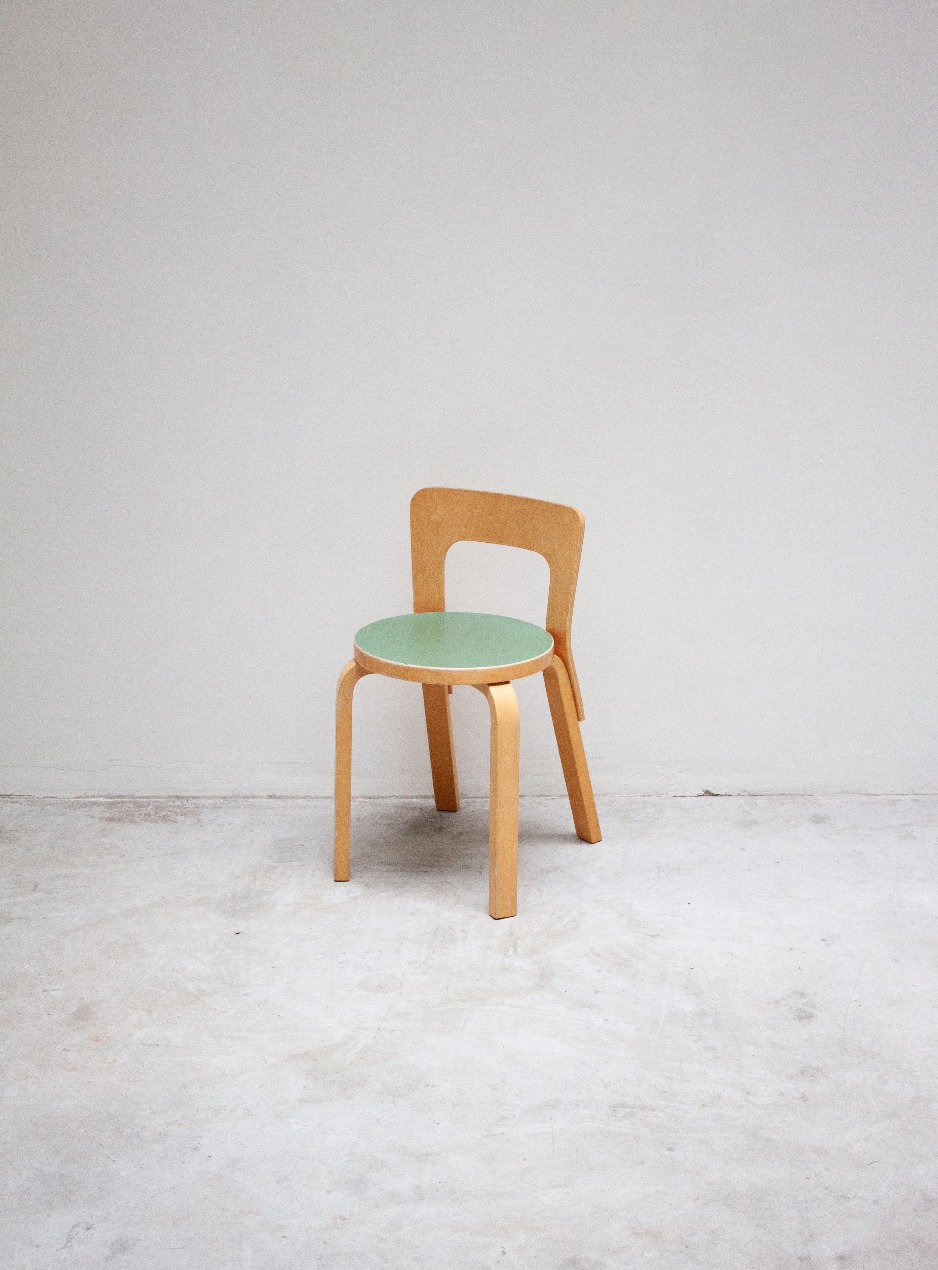 Artek Model 65 Chair by Alvar Aalto (Green) - Image 6