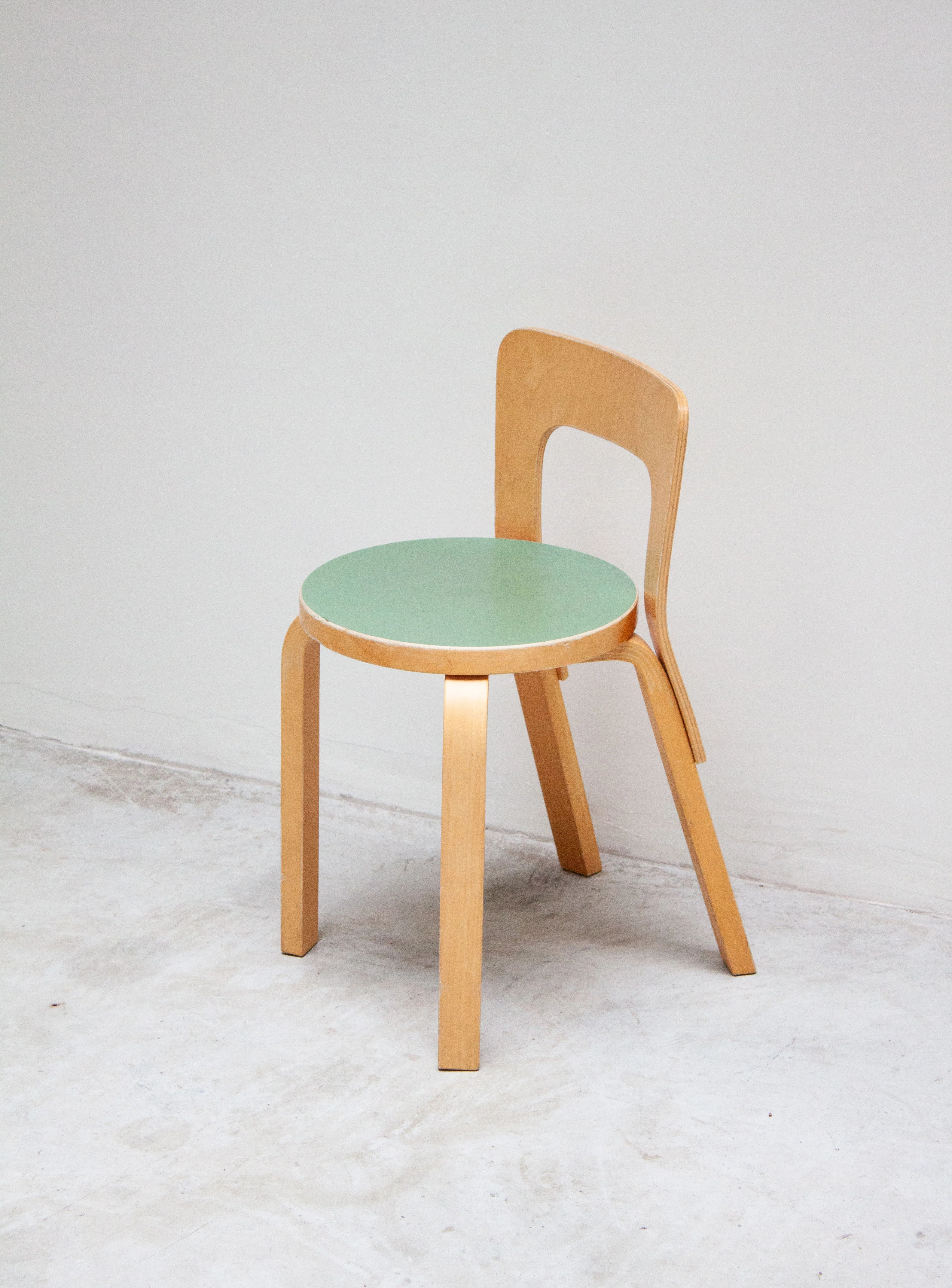 Artek Model 65 Chair by Alvar Aalto (Green) - Image 7