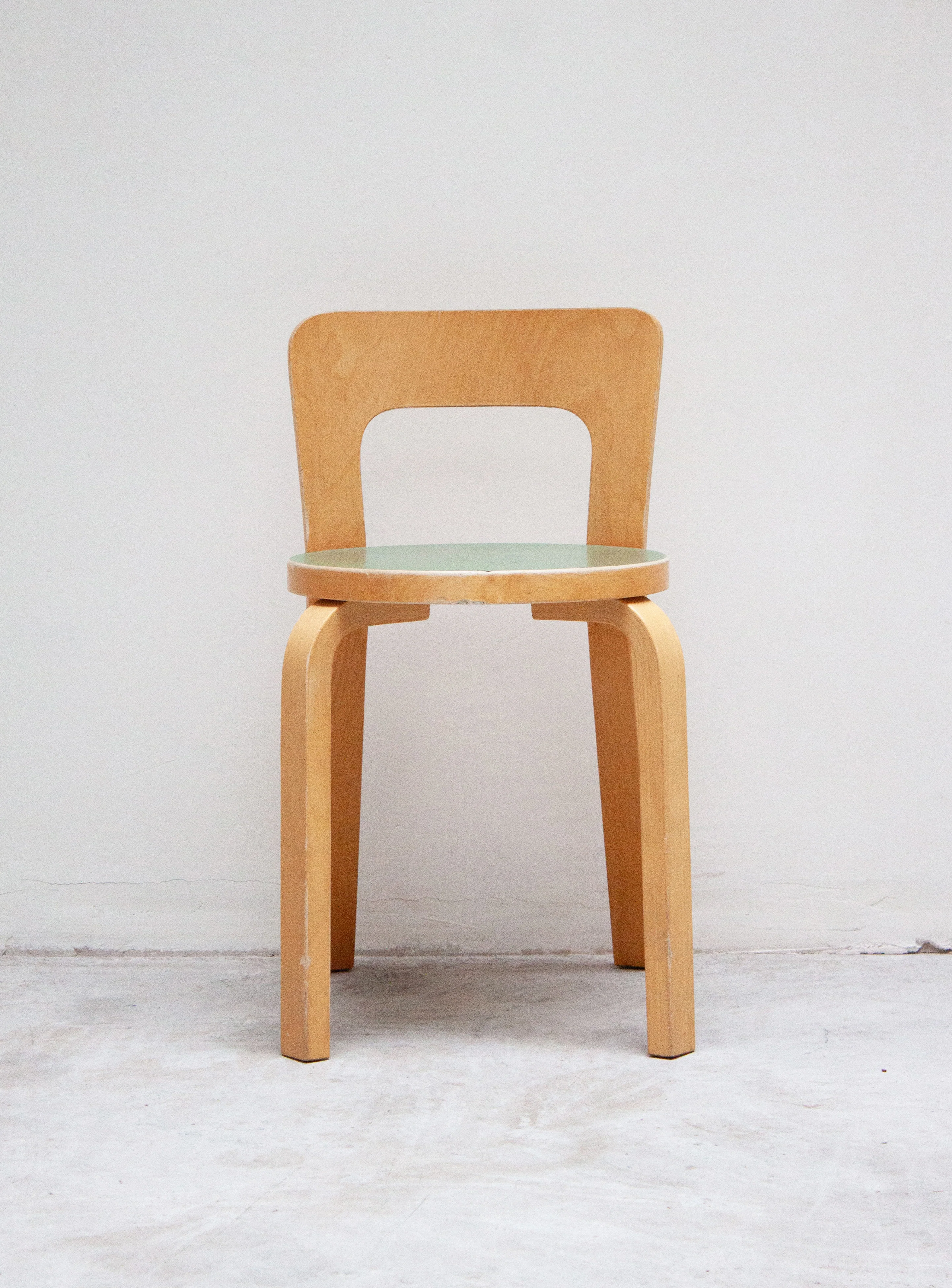 Artek Model 65 Chair by Alvar Aalto (Green) - Image 9