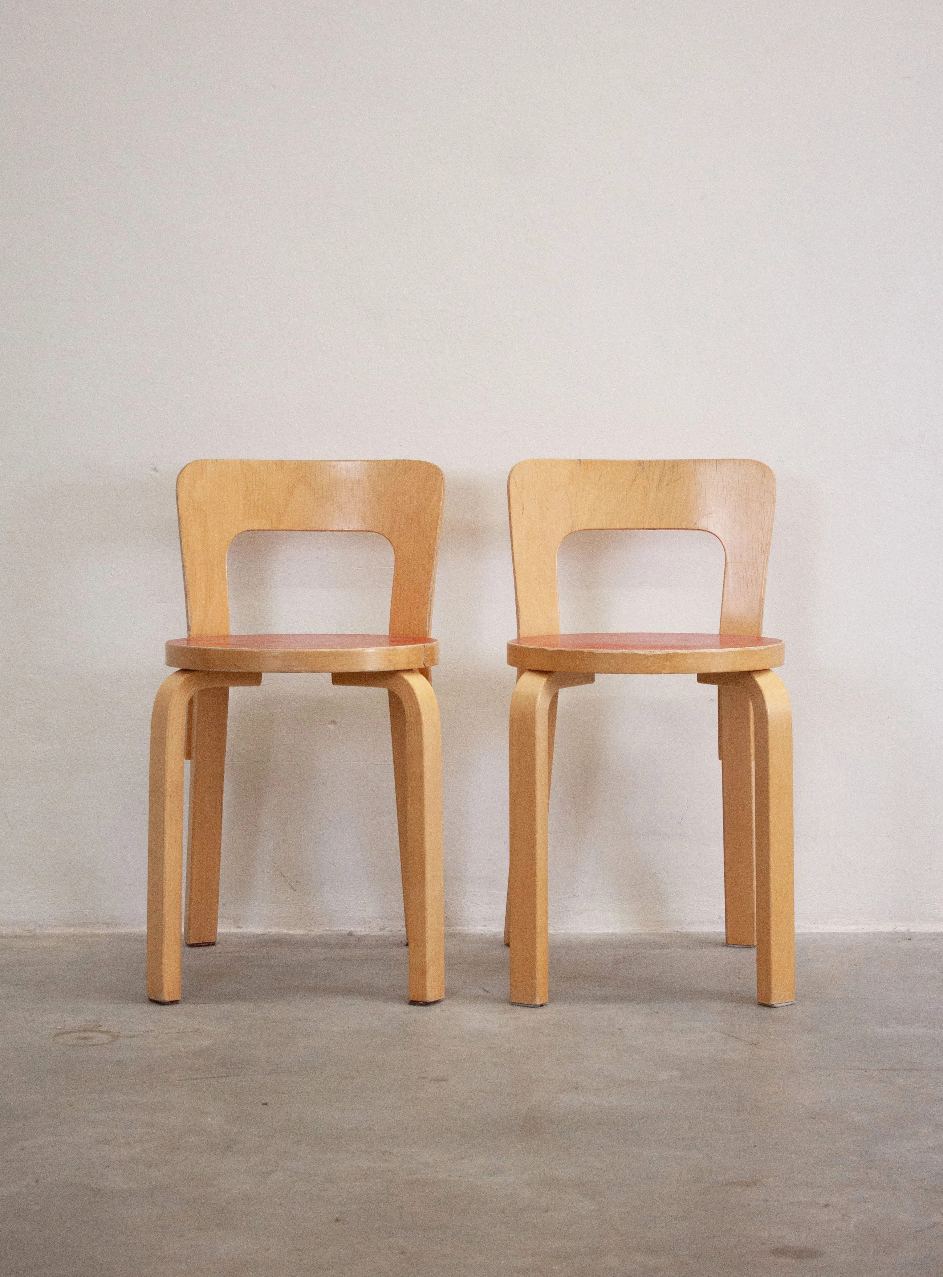 Artek Model 65 Chair by Alvar Aalto (Red) - Image 3