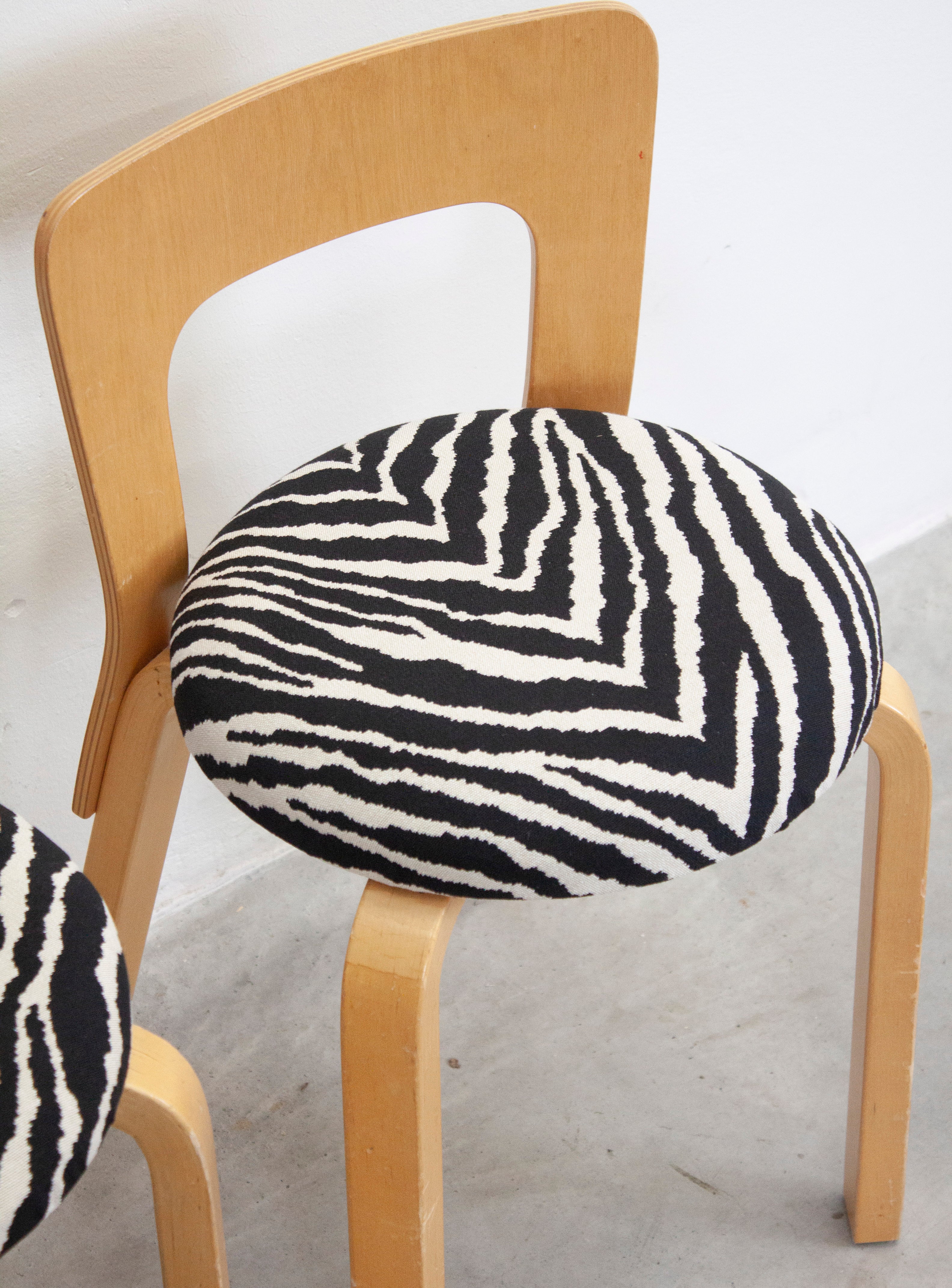 Artek Model 65 Chair by Alvar Aalto (Zebra) - Image 10