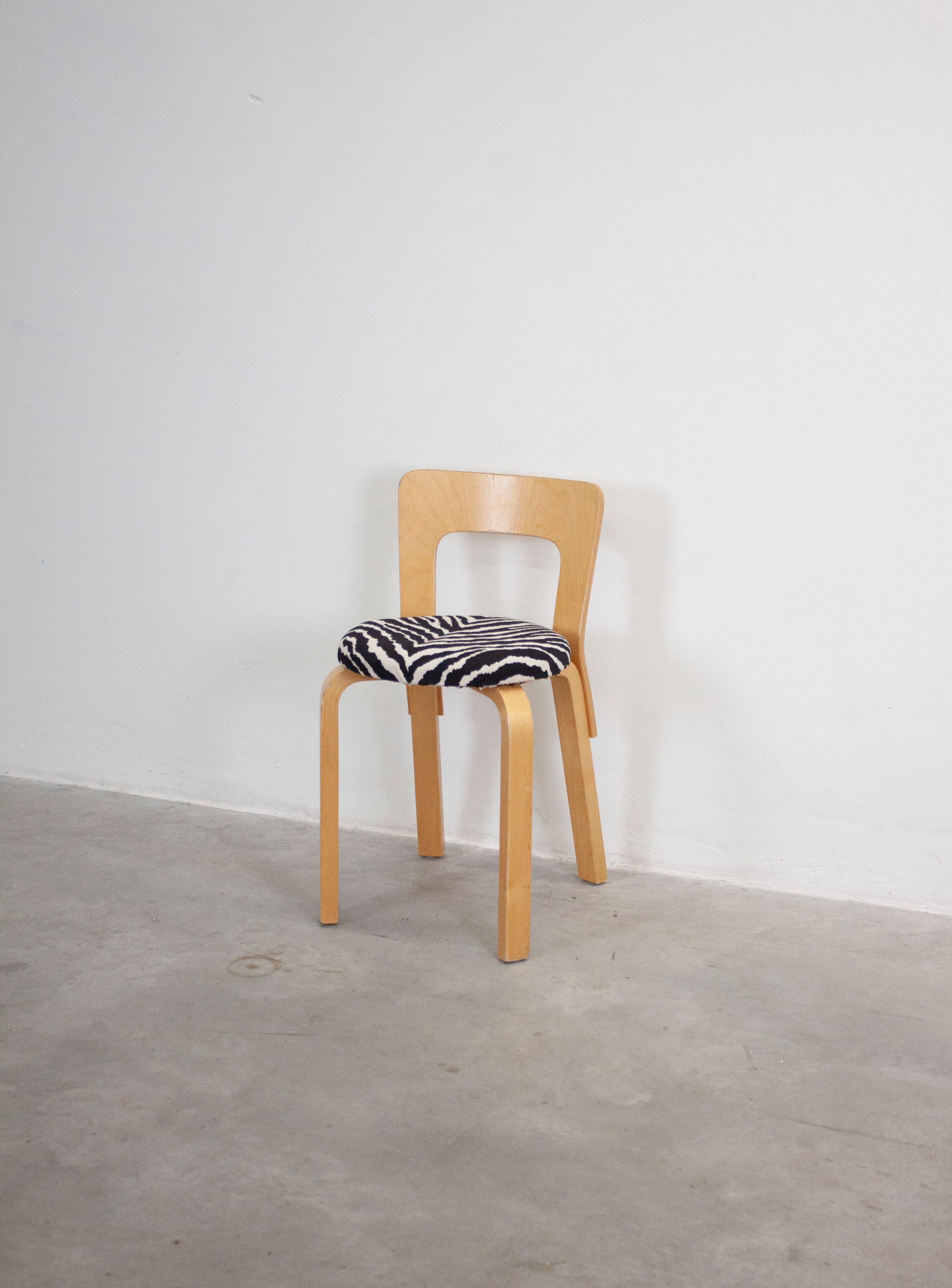 Artek Model 65 Chair by Alvar Aalto (Zebra) - Image 15