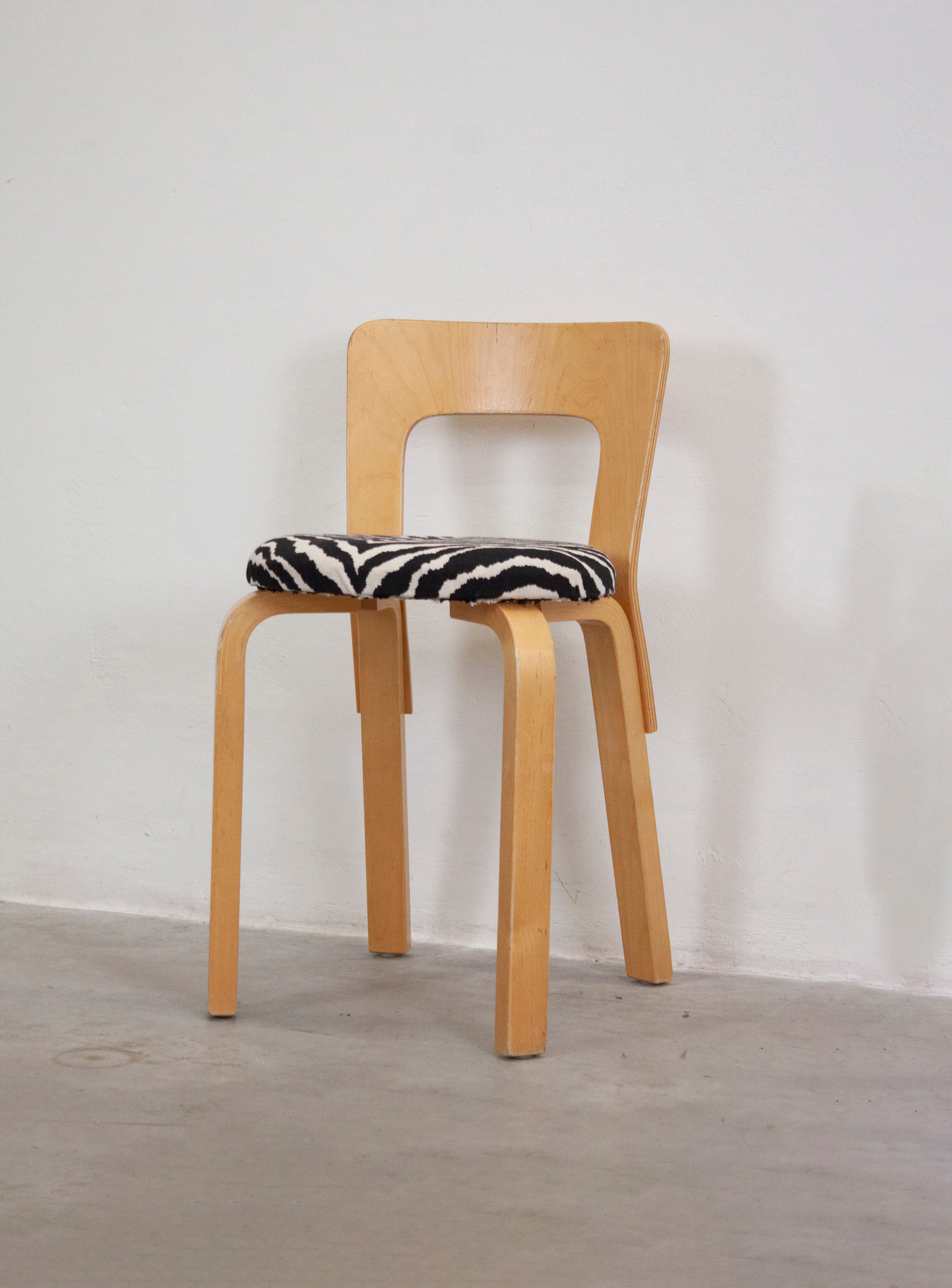 Artek Model 65 Chair by Alvar Aalto (Zebra) - Image 17