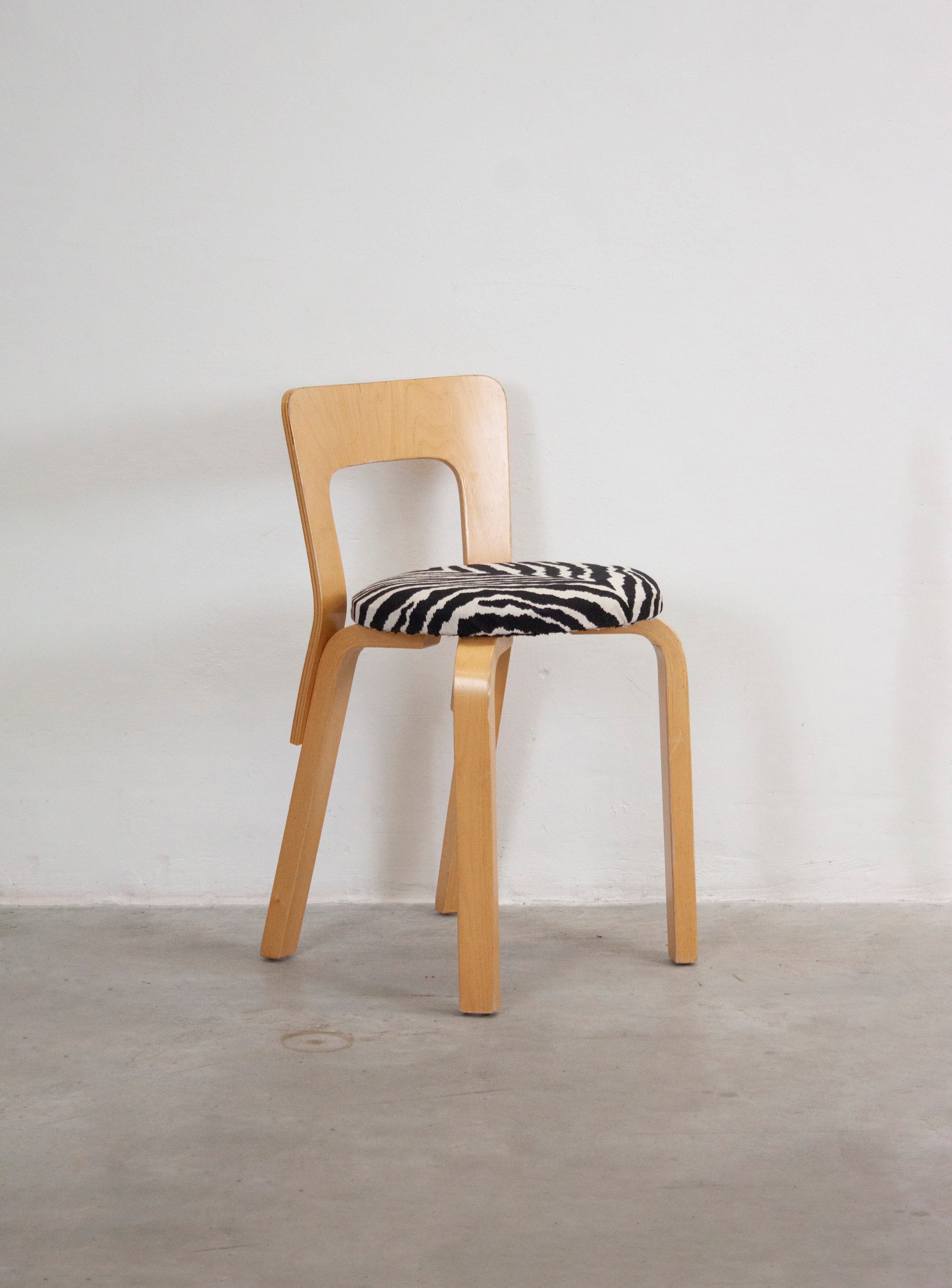 Artek Model 65 Chair by Alvar Aalto (Zebra) - Image 19