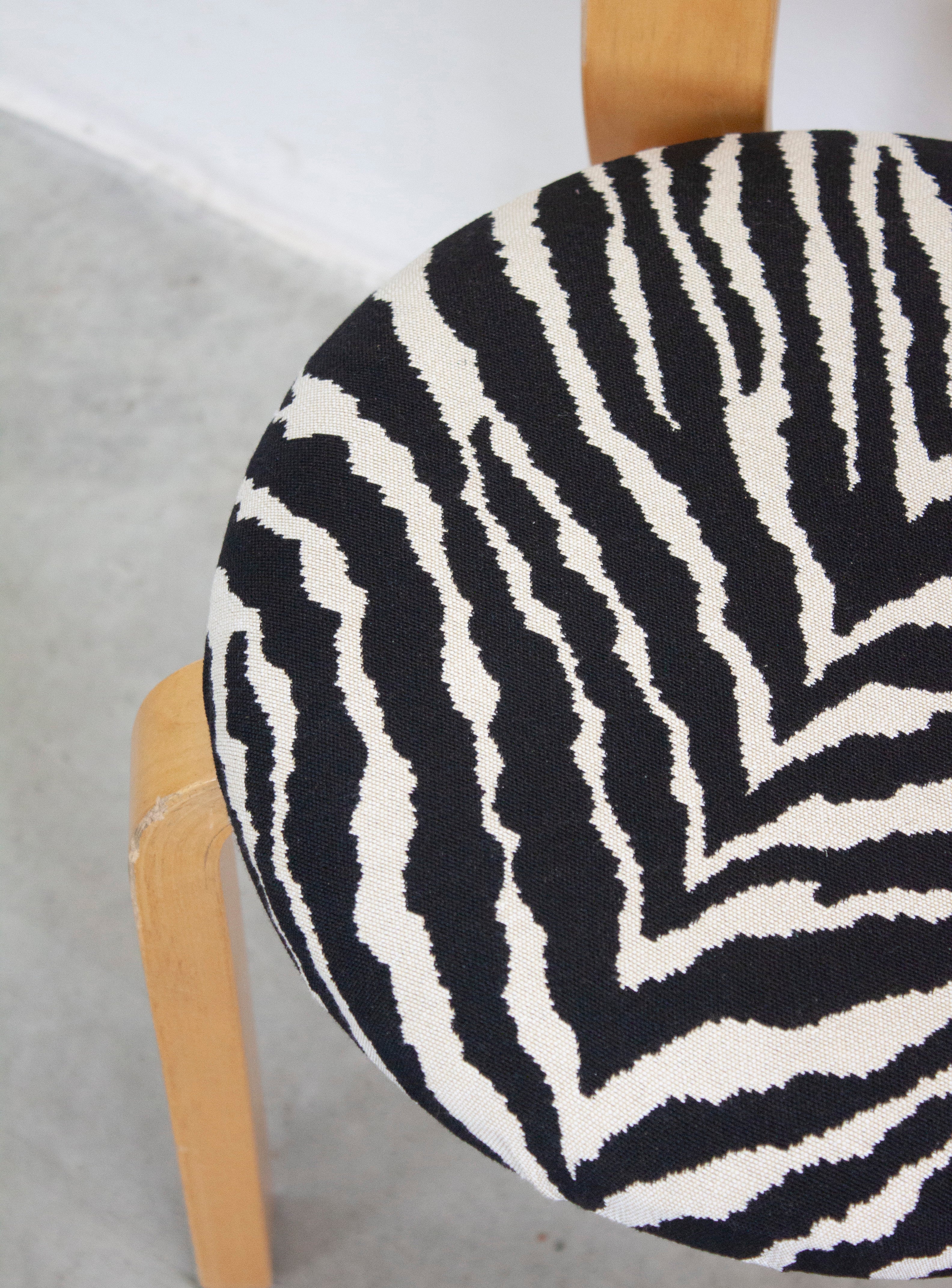 Artek Model 65 Chair by Alvar Aalto (Zebra) - Image 27