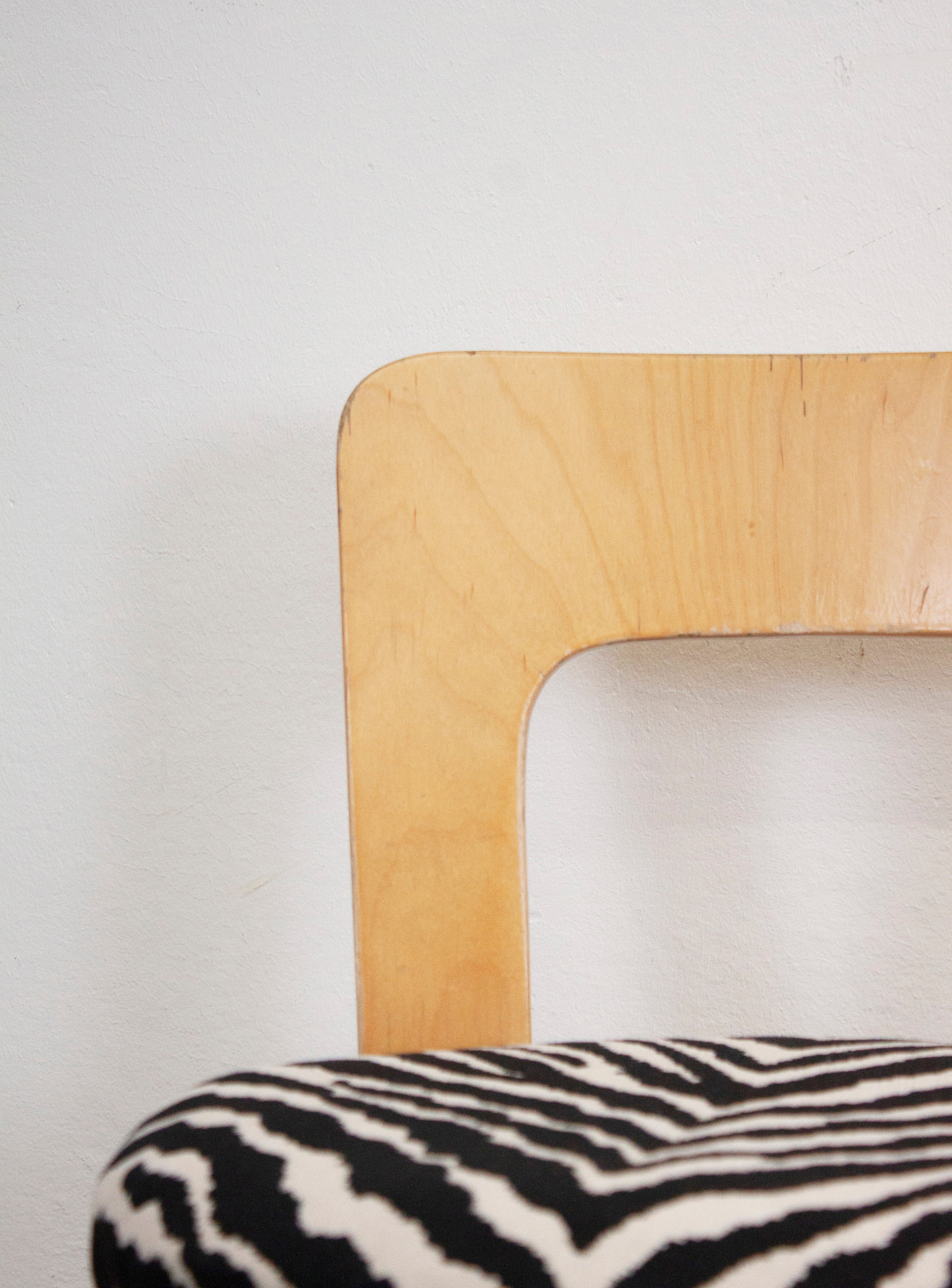 Artek Model 65 Chair by Alvar Aalto (Zebra) - Image 28