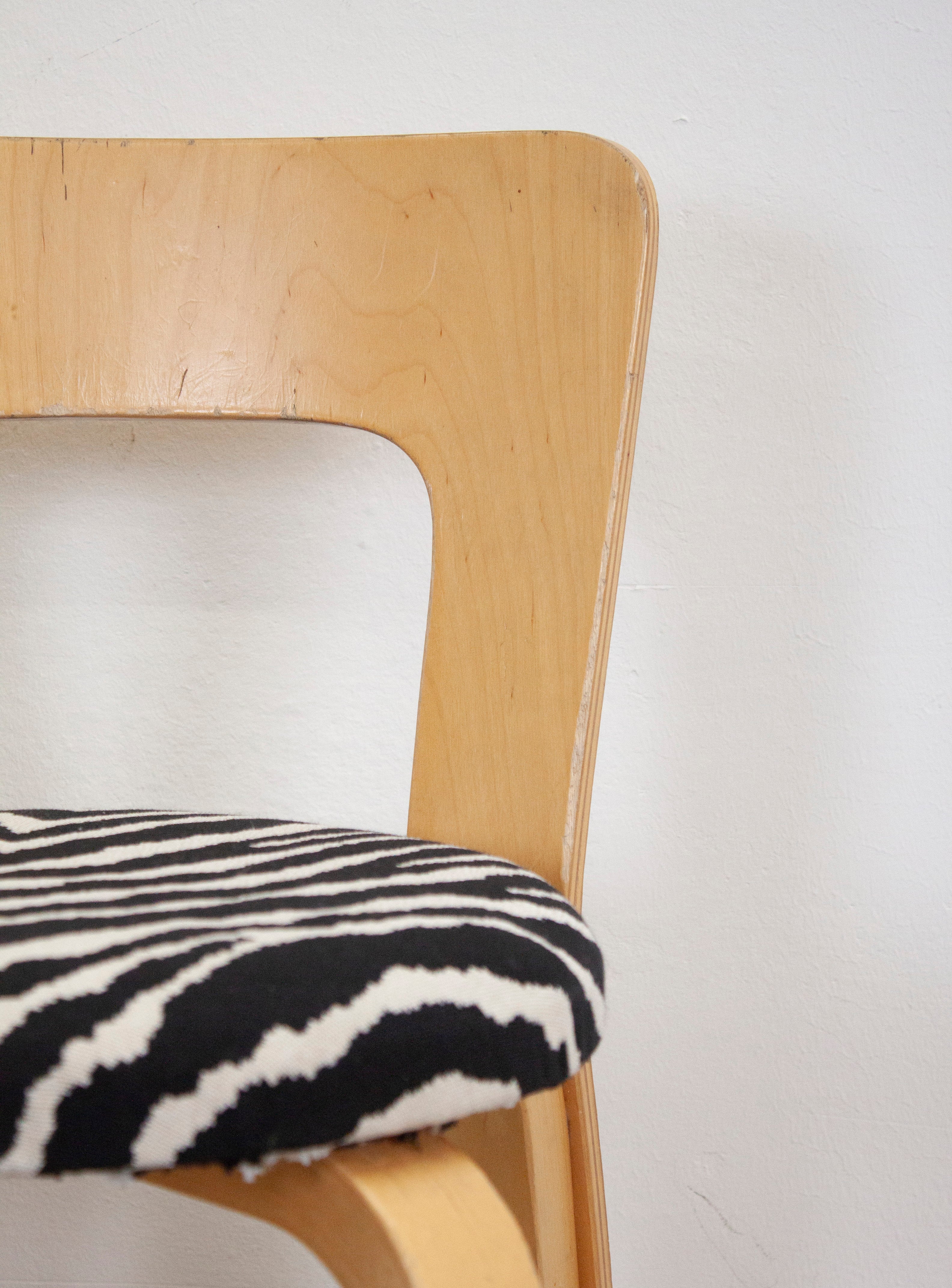 Artek Model 65 Chair by Alvar Aalto (Zebra) - Image 29