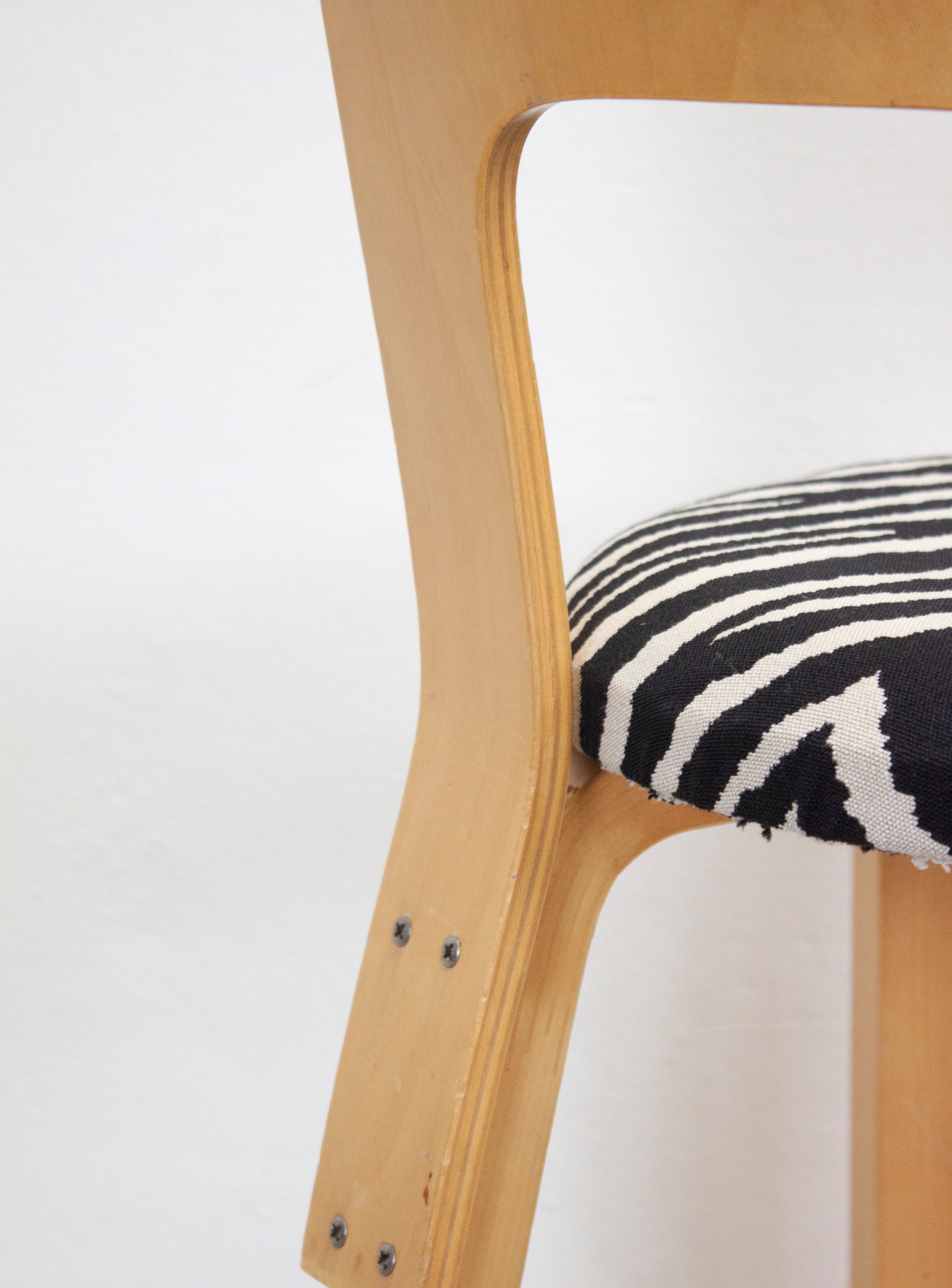 Artek Model 65 Chair by Alvar Aalto (Zebra) - Image 31