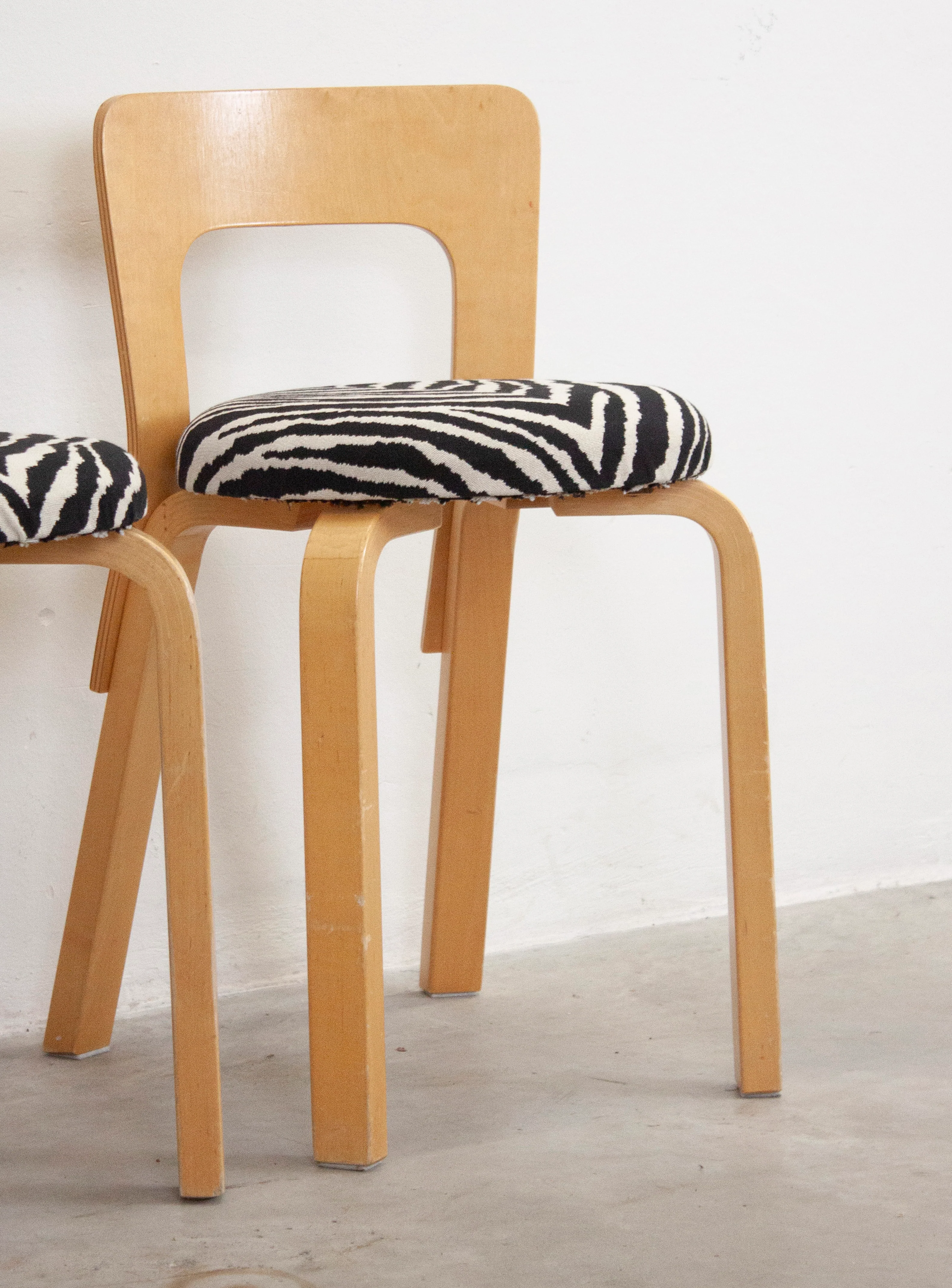 Artek Model 65 Chair by Alvar Aalto (Zebra) - Image 8