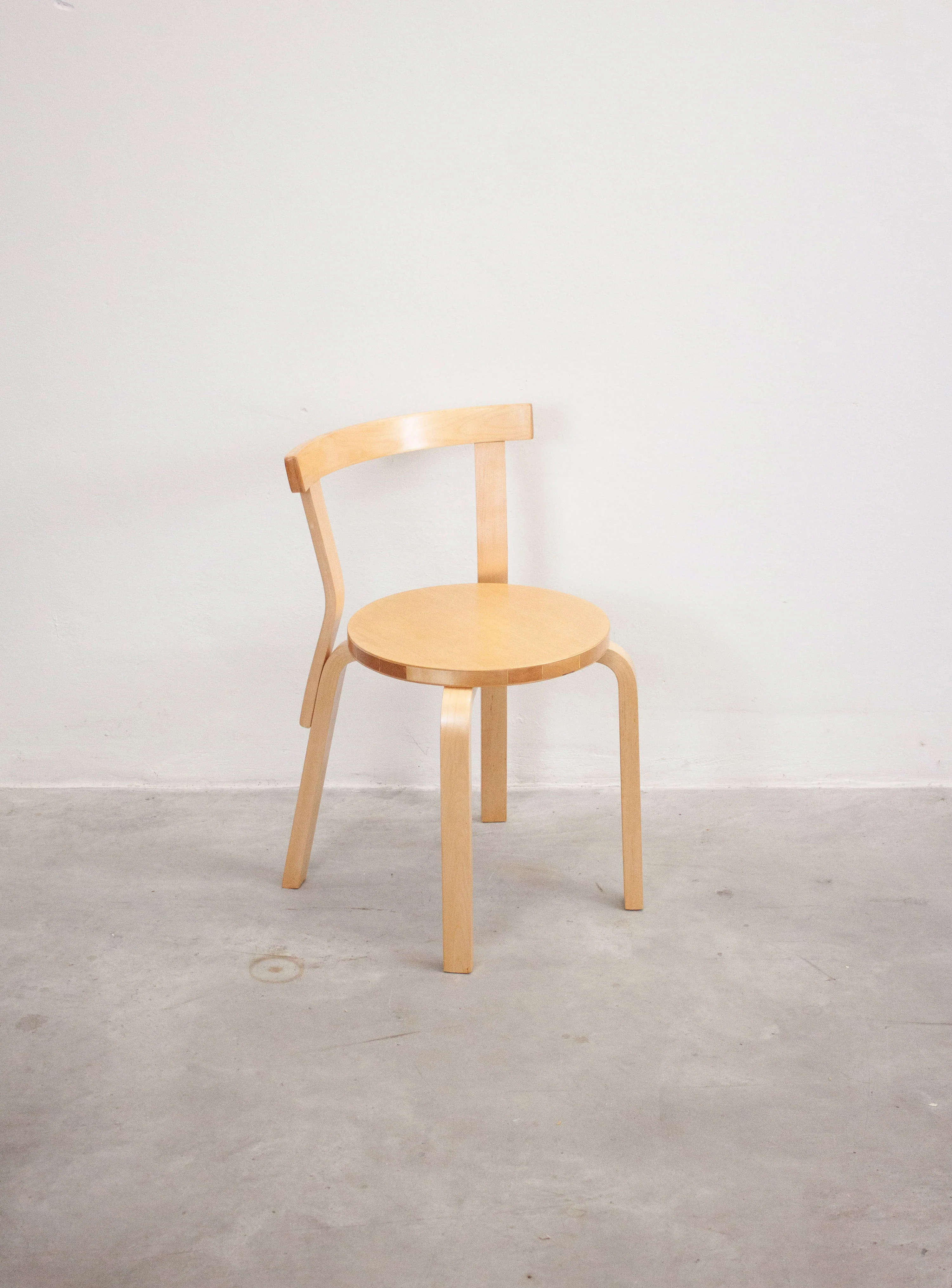 Artek Model 68 Chair by Alvar Aalto (Birch) - Image 2