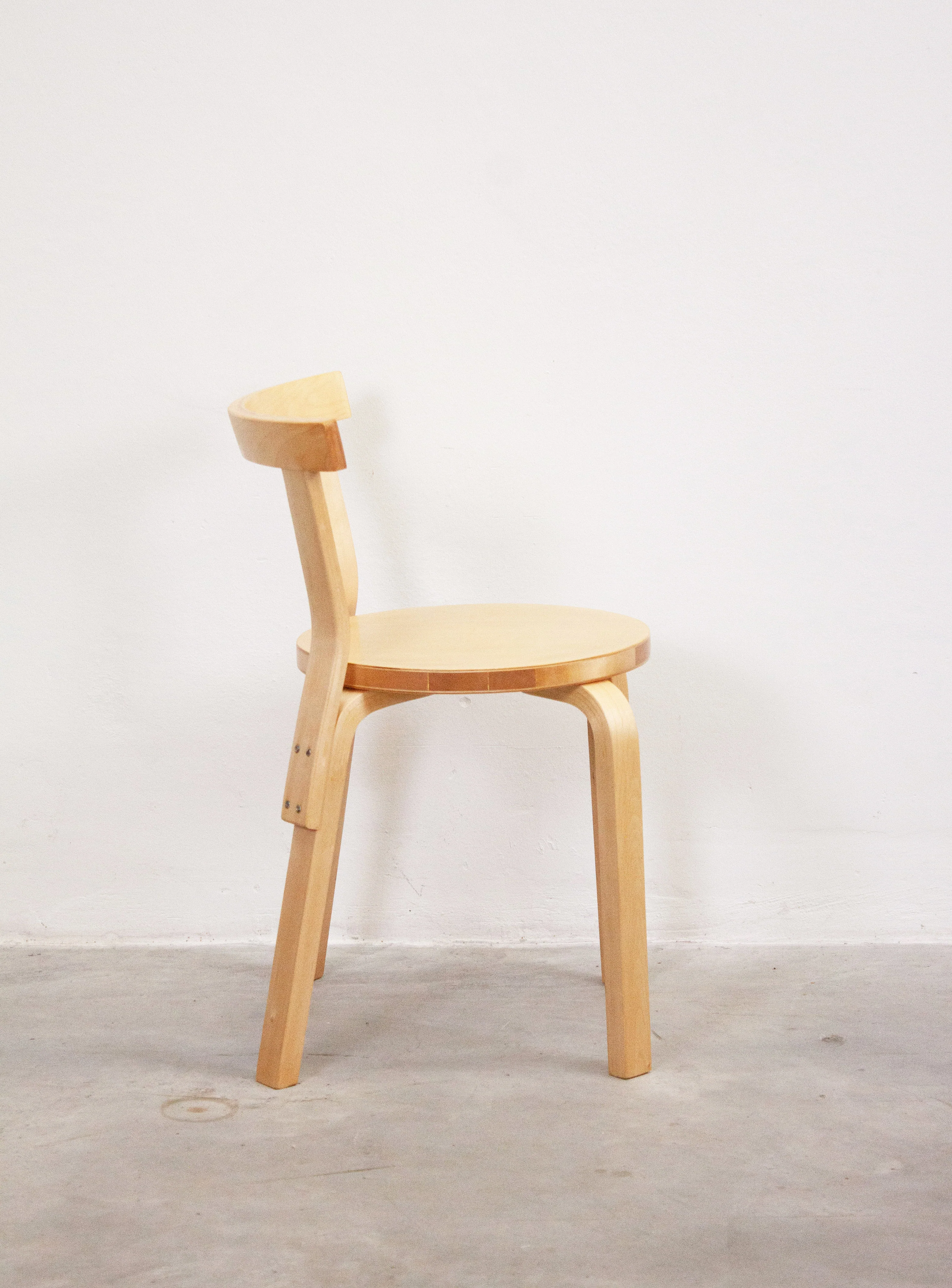 Artek Model 68 Chair by Alvar Aalto (Birch) - Image 4