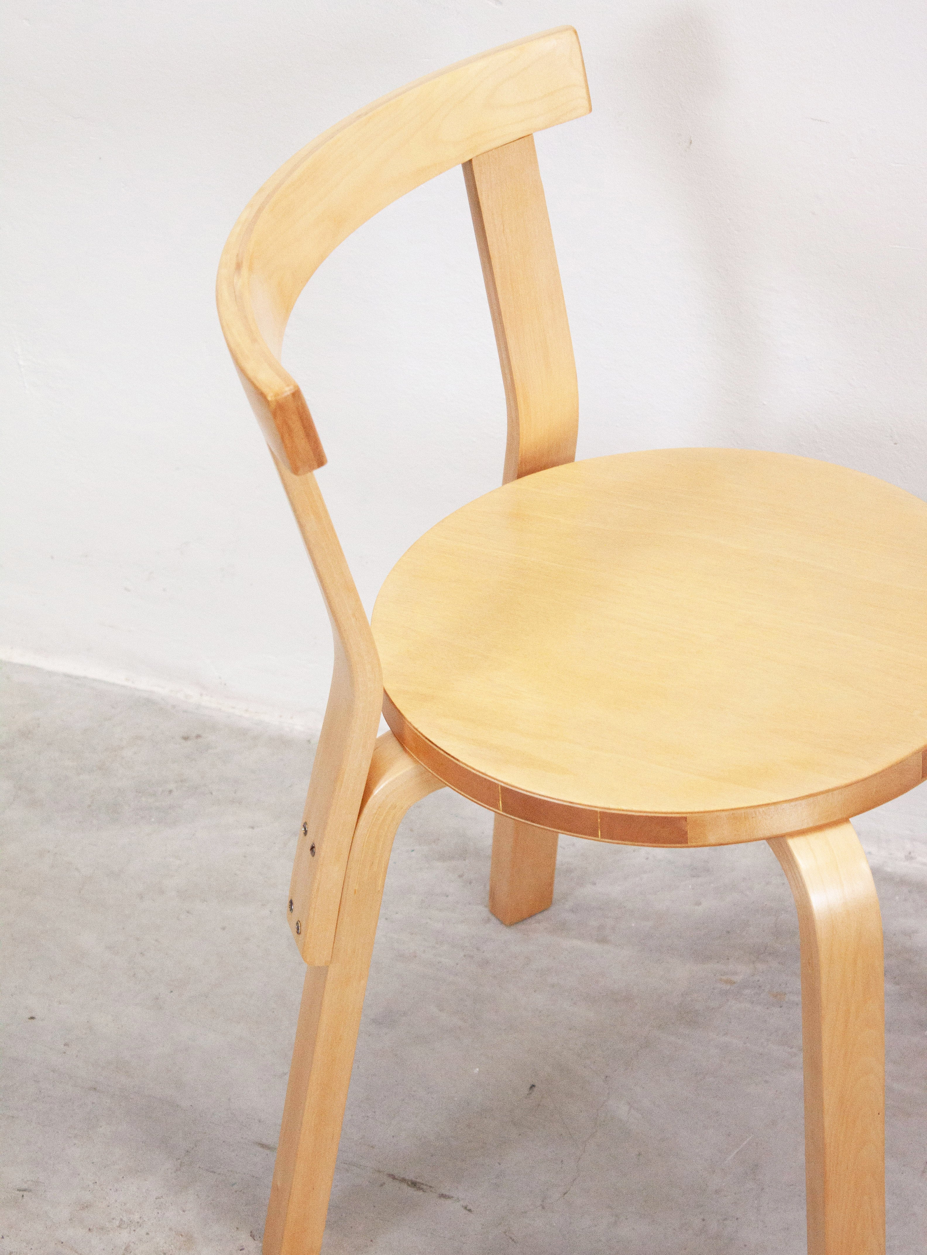 Artek Model 68 Chair by Alvar Aalto (Birch) - Image 6