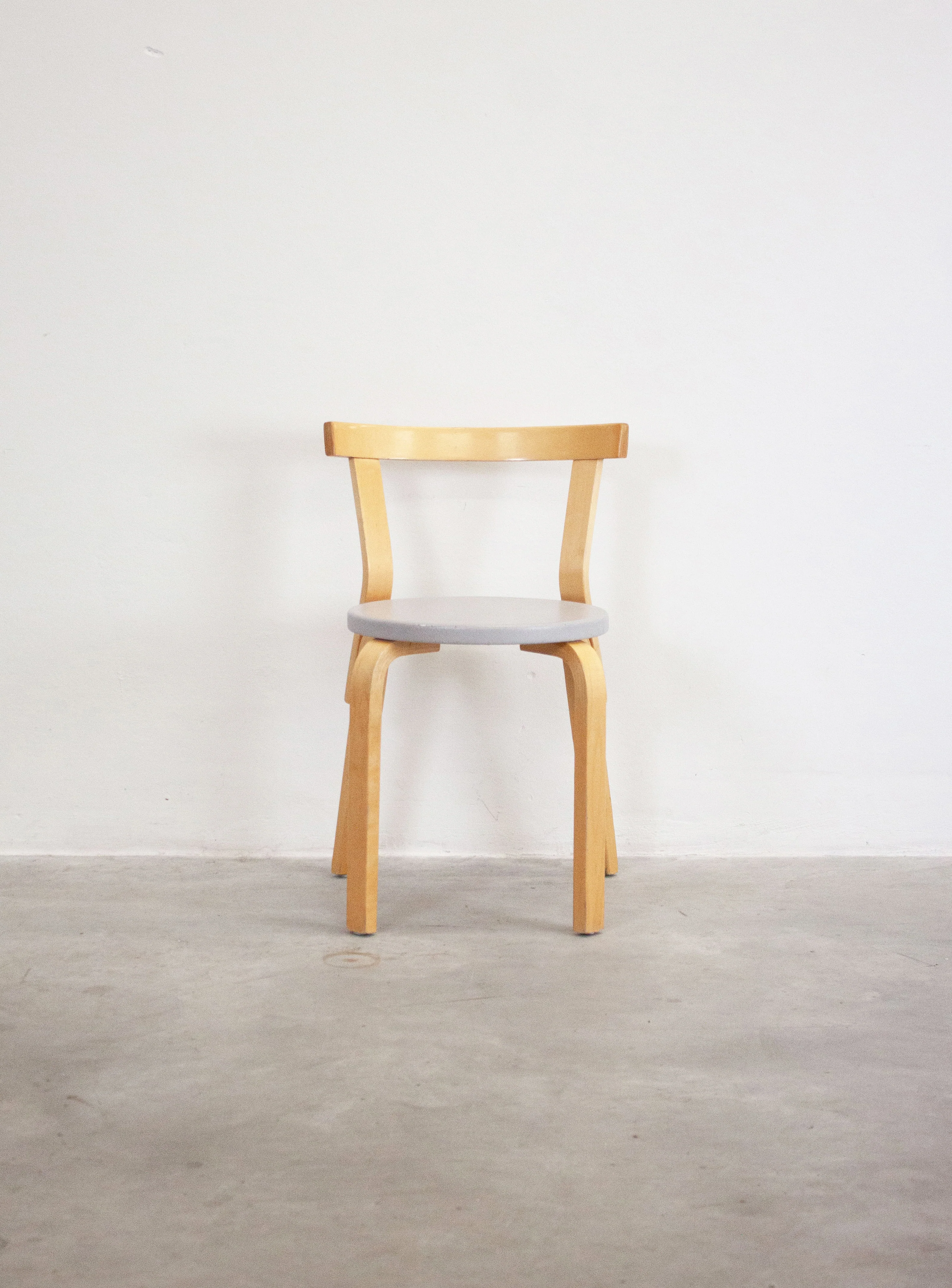 Artek Model 68 Chairs by Alvar Aalto (Grey) - Image 11