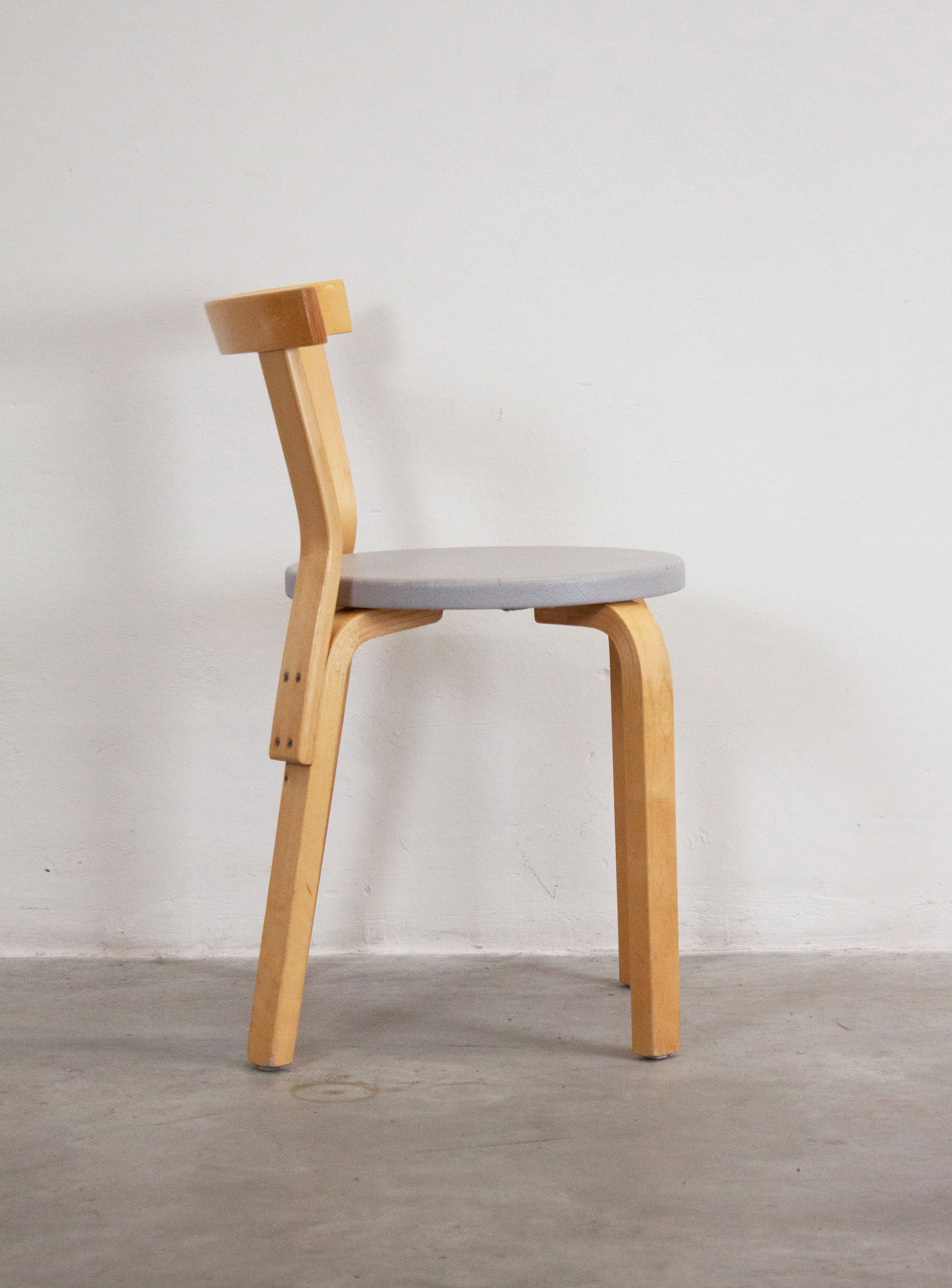 Artek Model 68 Chairs by Alvar Aalto (Grey) - Image 23