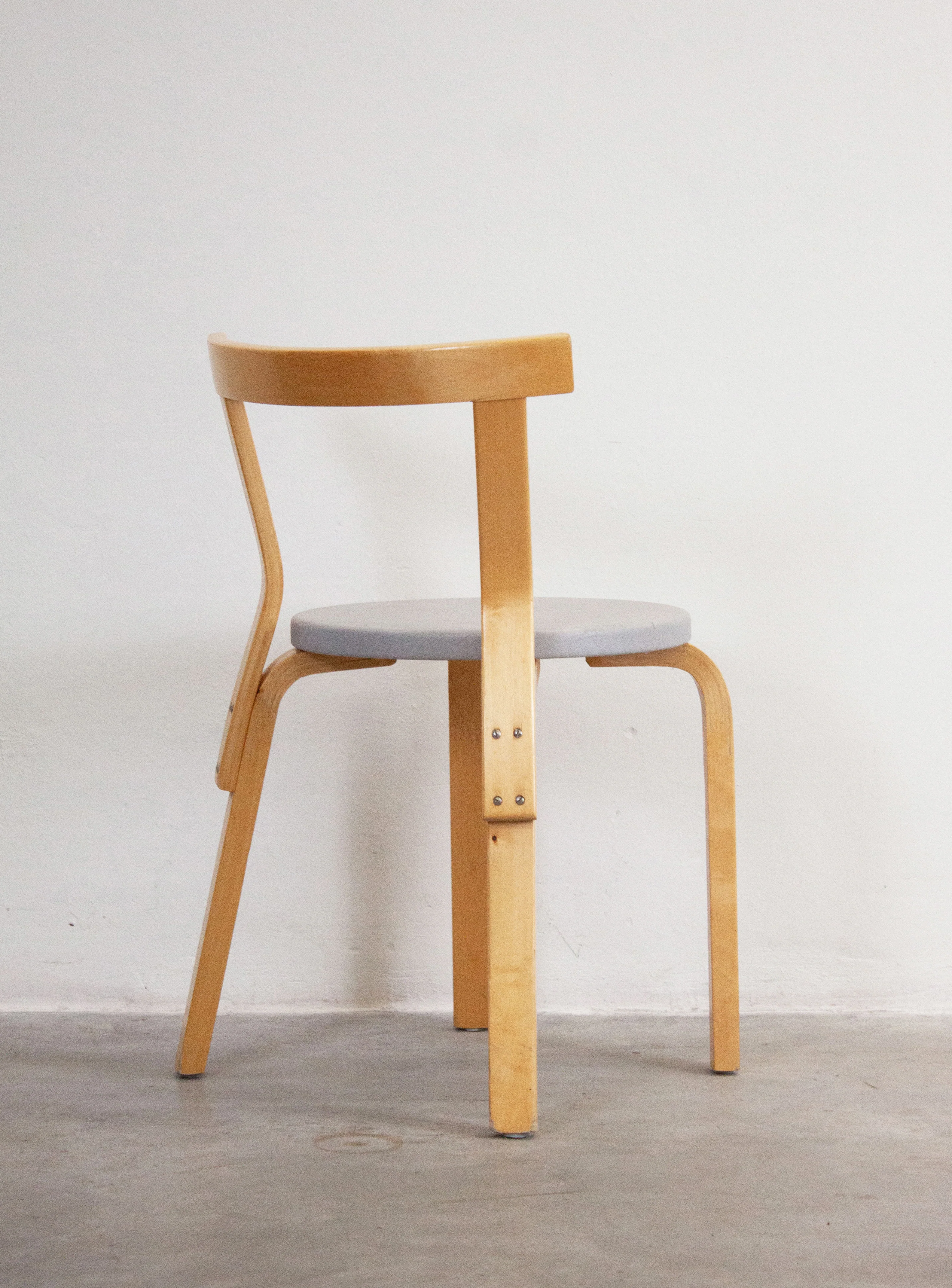 Artek Model 68 Chairs by Alvar Aalto (Grey) - Image 26