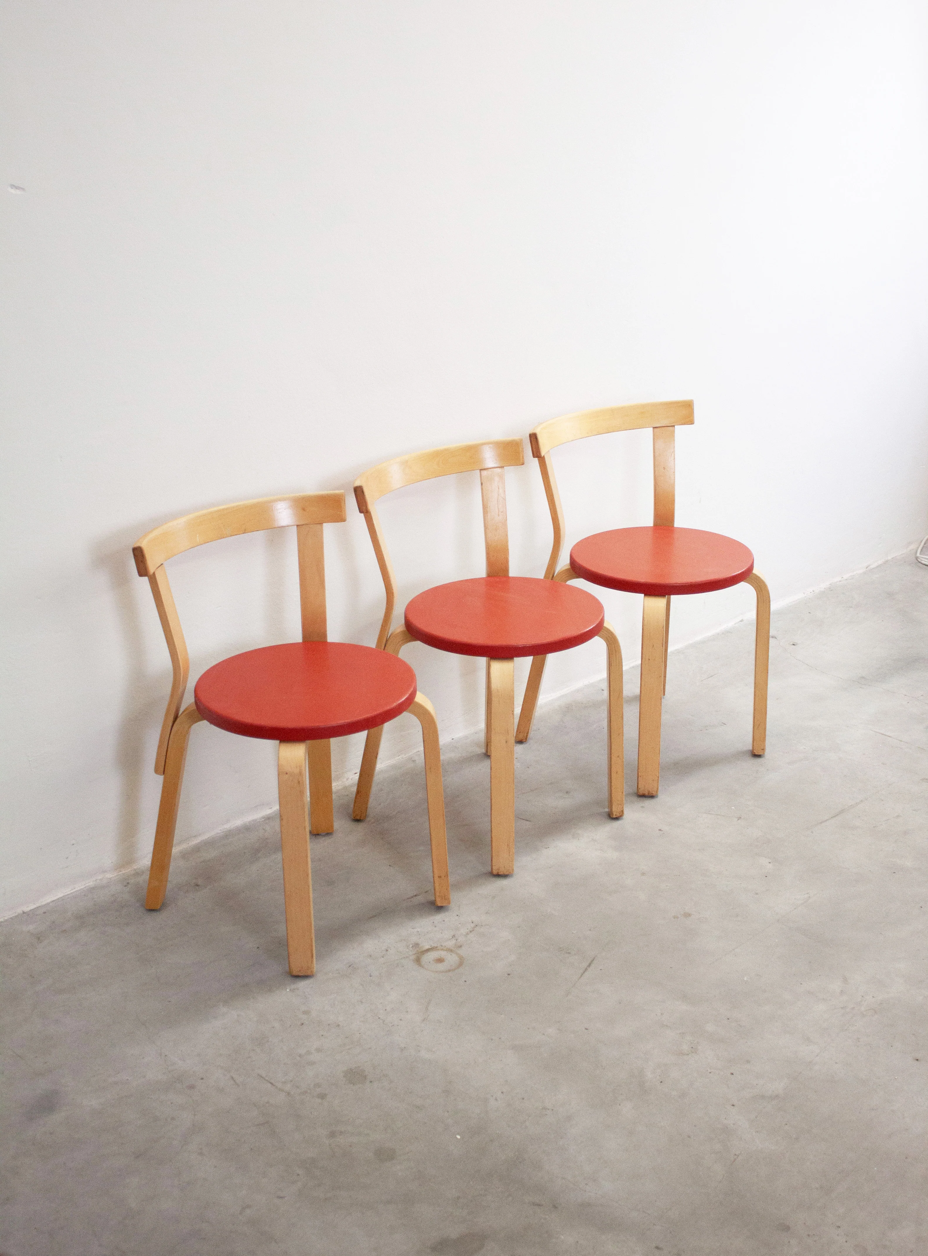 Artek Model 68 Chair by Alvar Aalto (Red) - Image 10