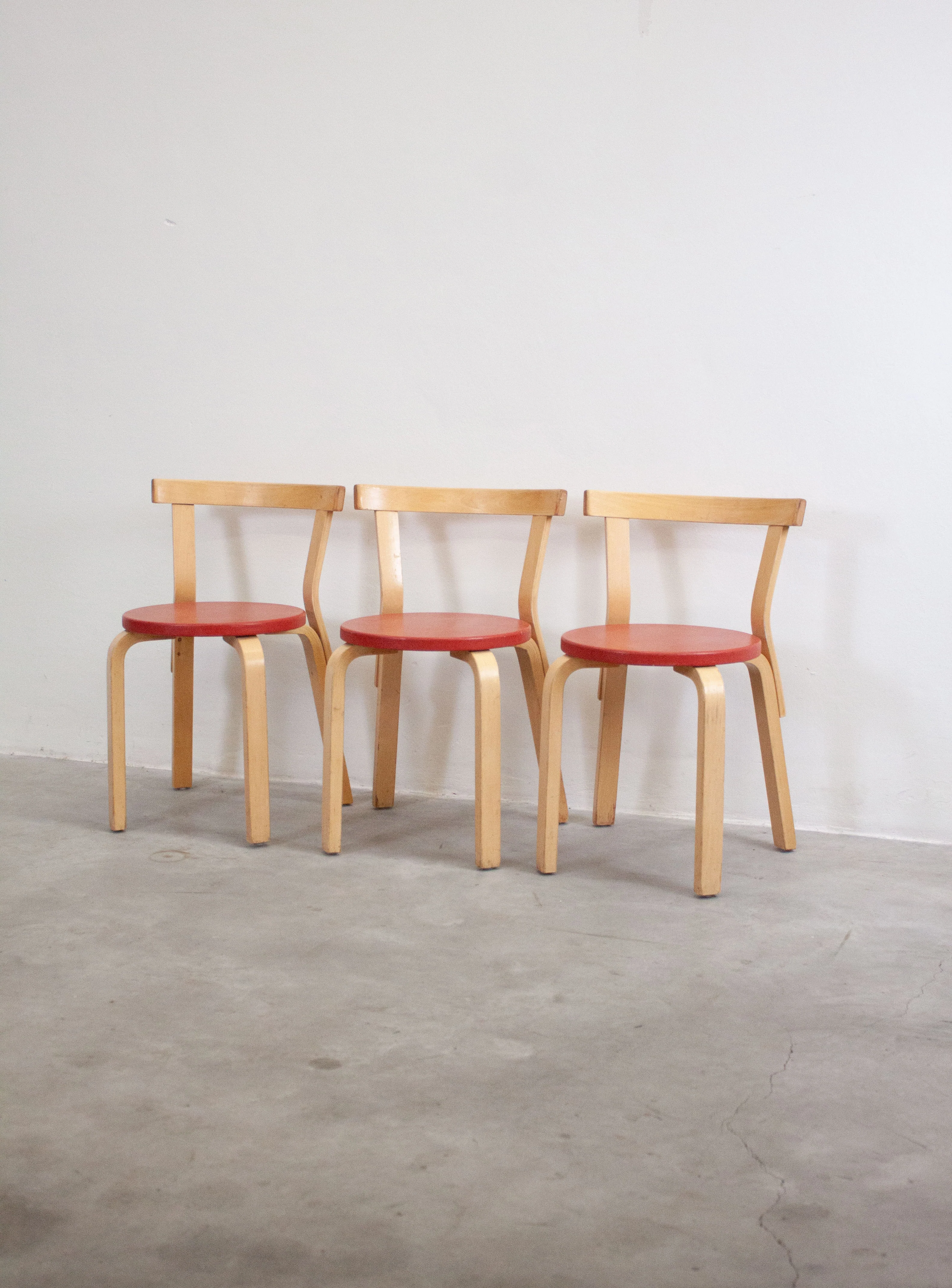 Artek Model 68 Chair by Alvar Aalto (Red) - Image 2