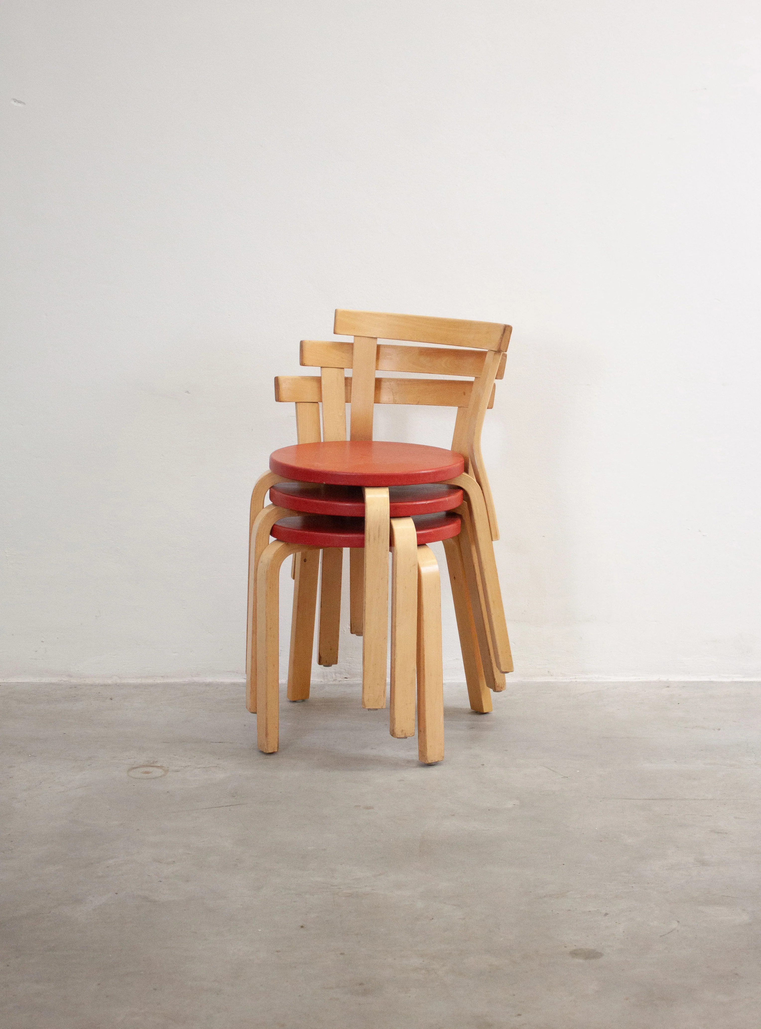 Artek Model 68 Chair by Alvar Aalto (Red) - Image 4