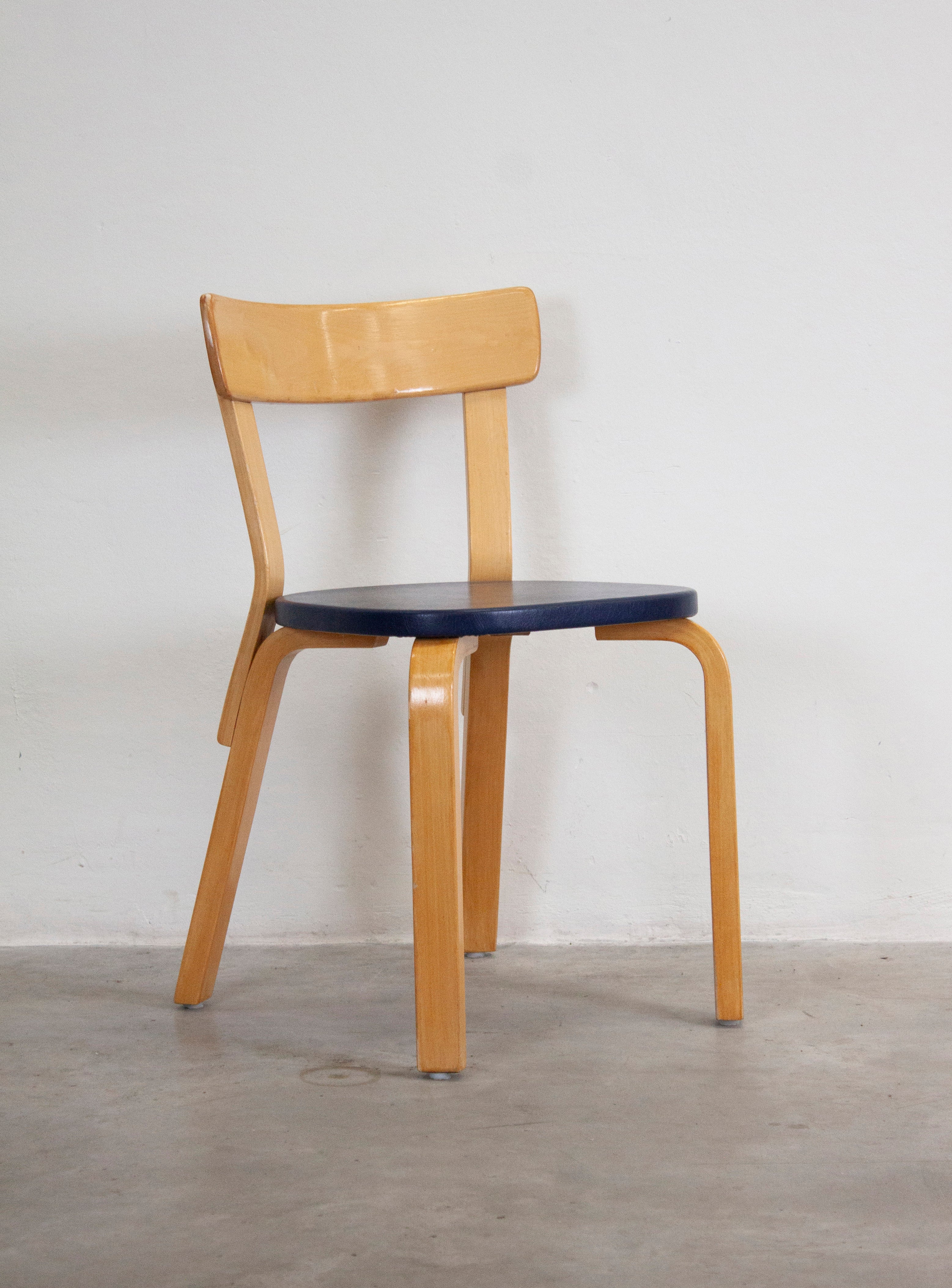 Artek Model 69 Chairs by Alvar Aalto (Blue) - Image 13