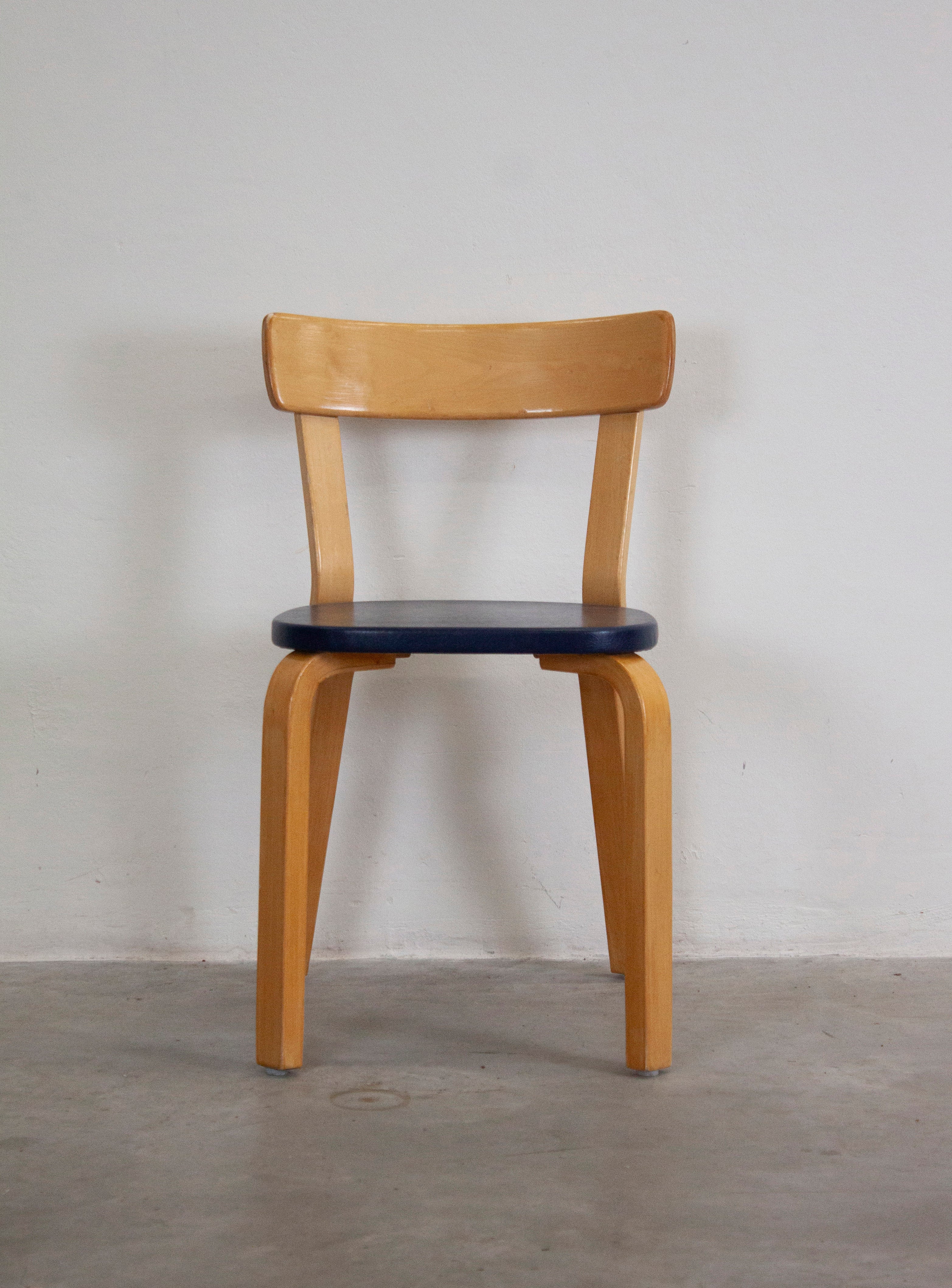 Artek Model 69 Chairs by Alvar Aalto (Blue) - Image 15