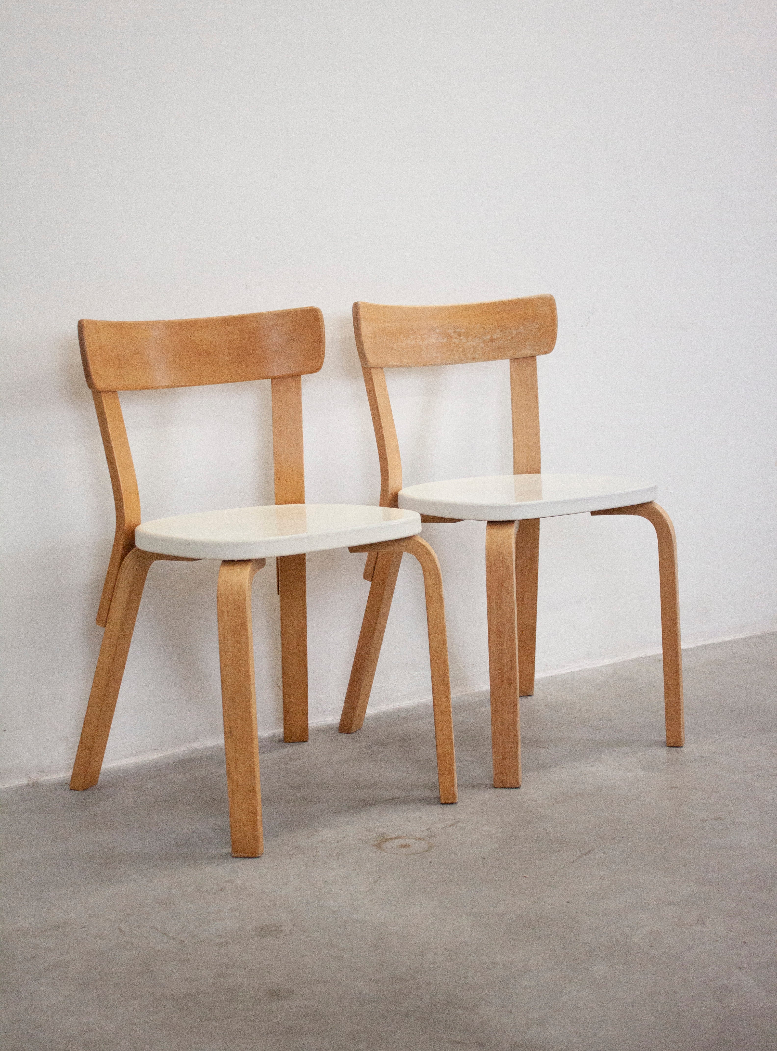Artek Model 69 Chairs by Alvar Aalto (White)