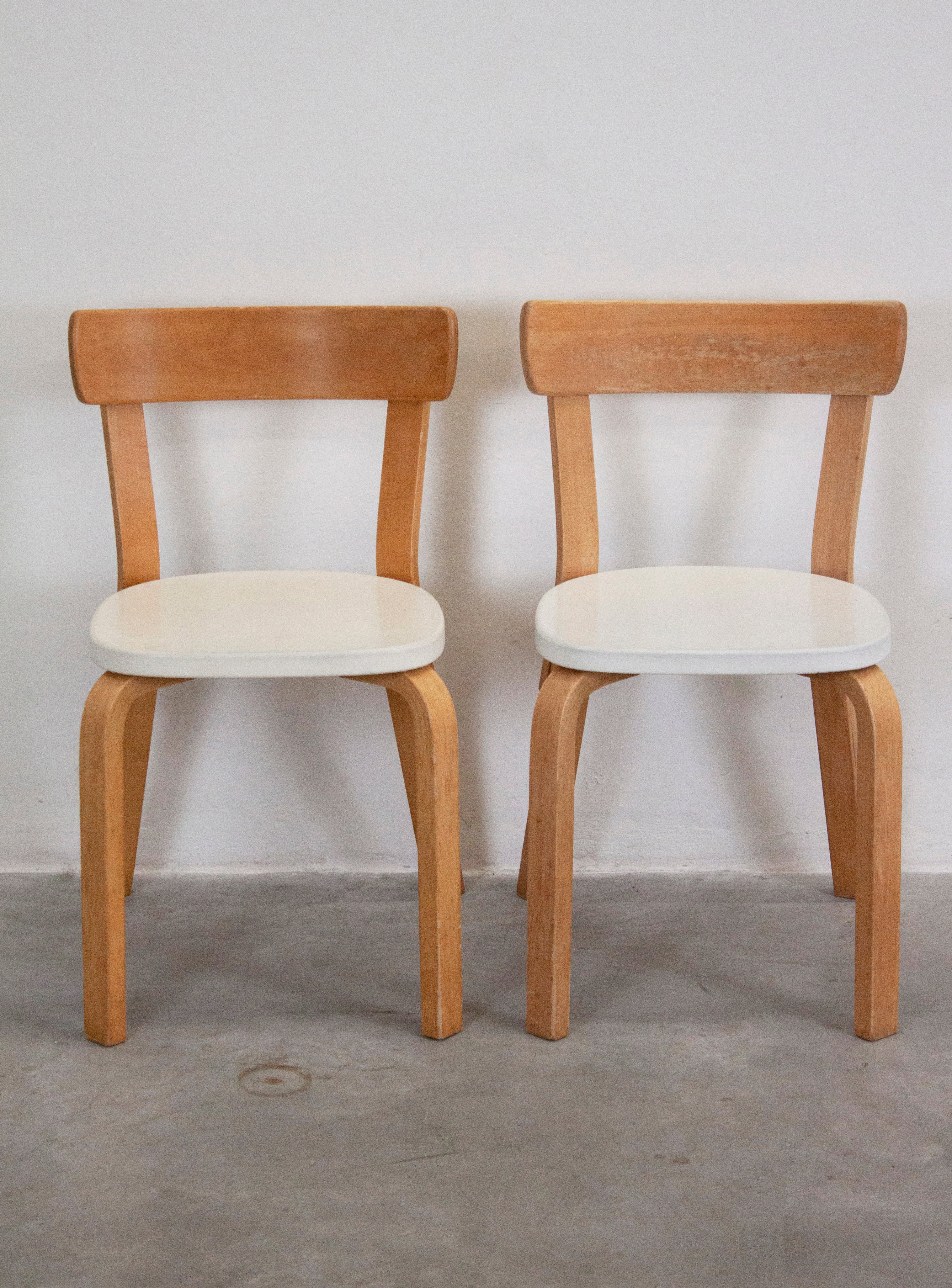 Artek Model 69 Chairs by Alvar Aalto (White) - Image 15