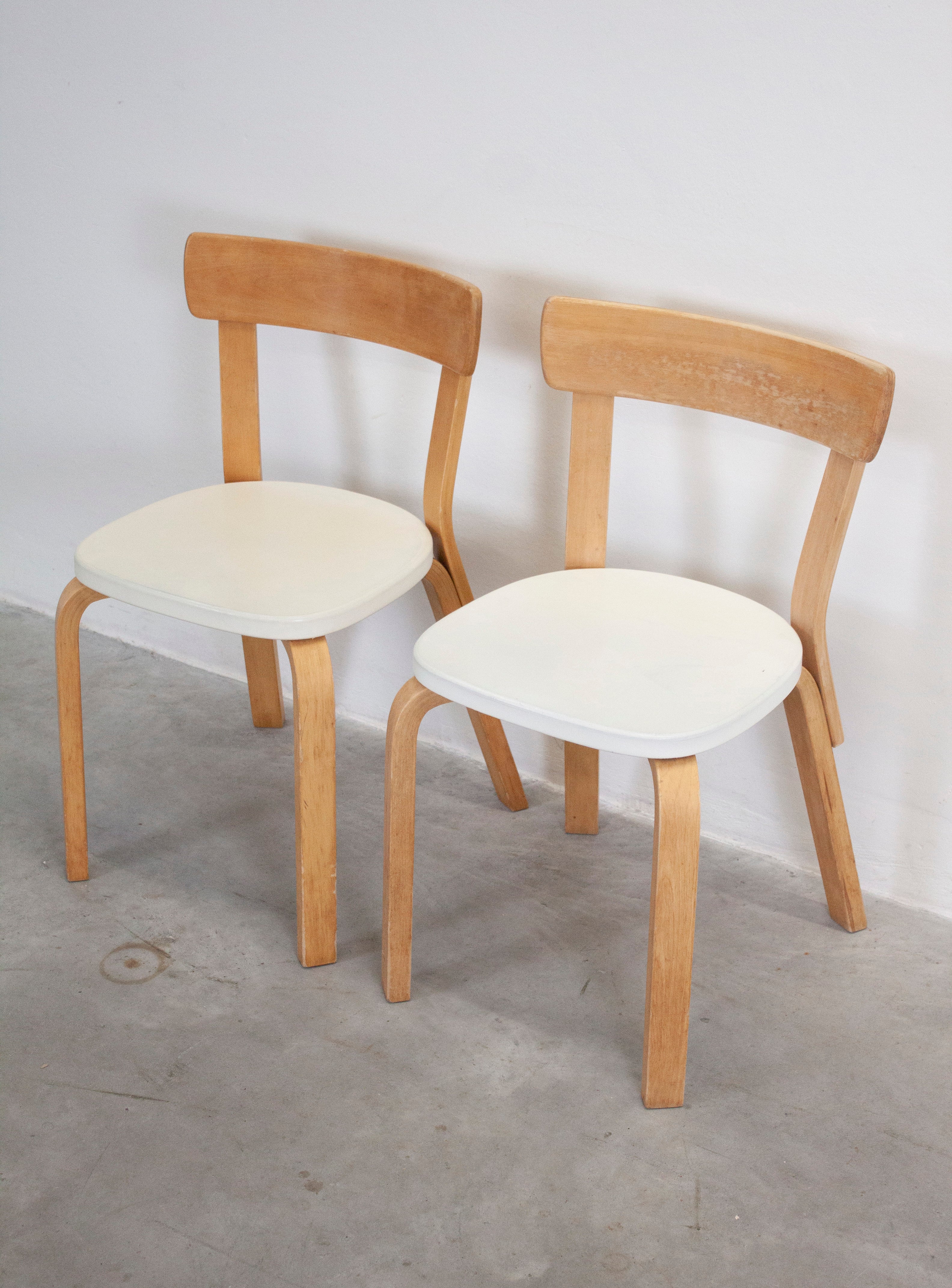 Artek Model 69 Chairs by Alvar Aalto (White) - Image 17