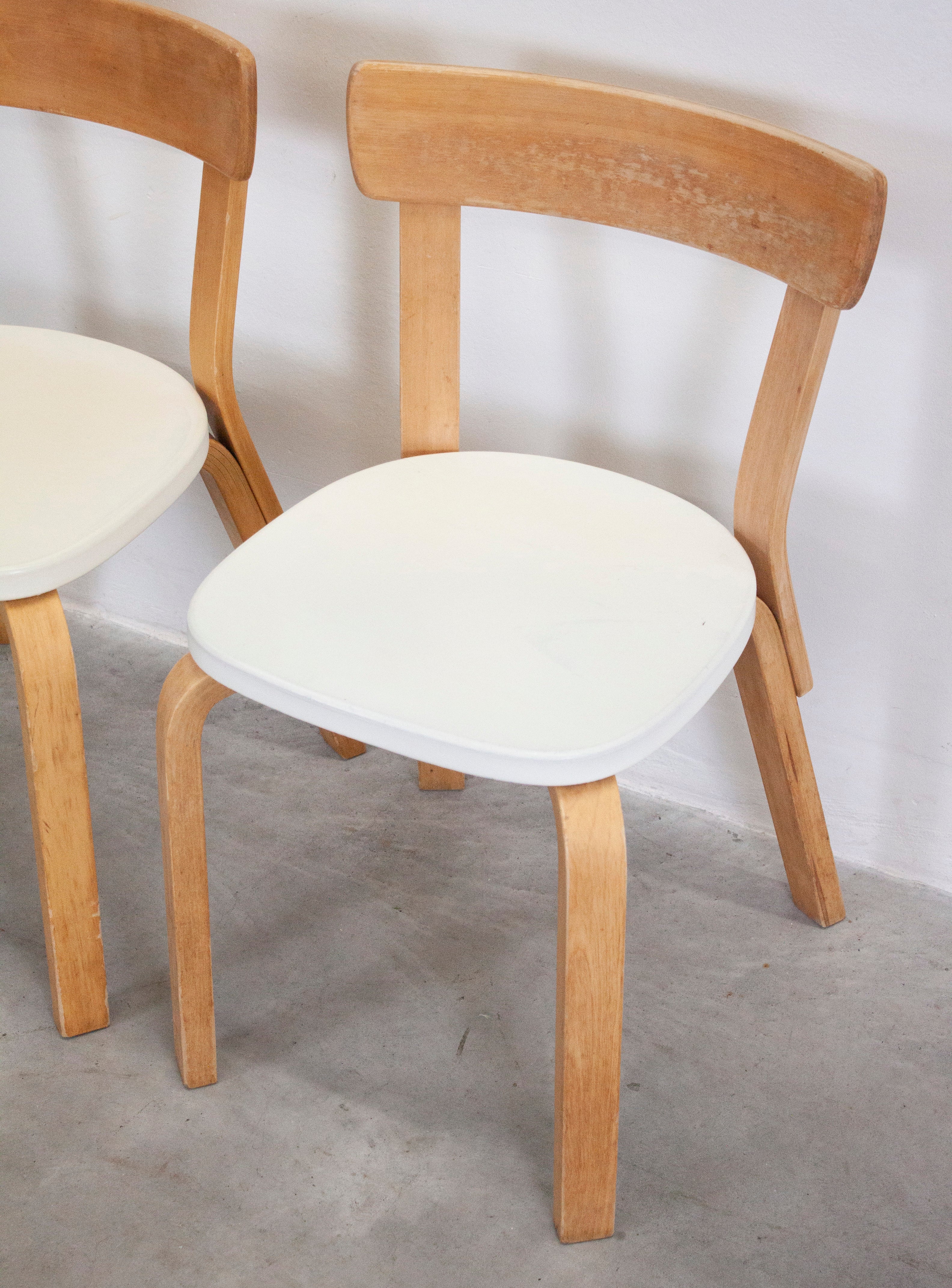 Artek Model 69 Chairs by Alvar Aalto (White) - Image 18