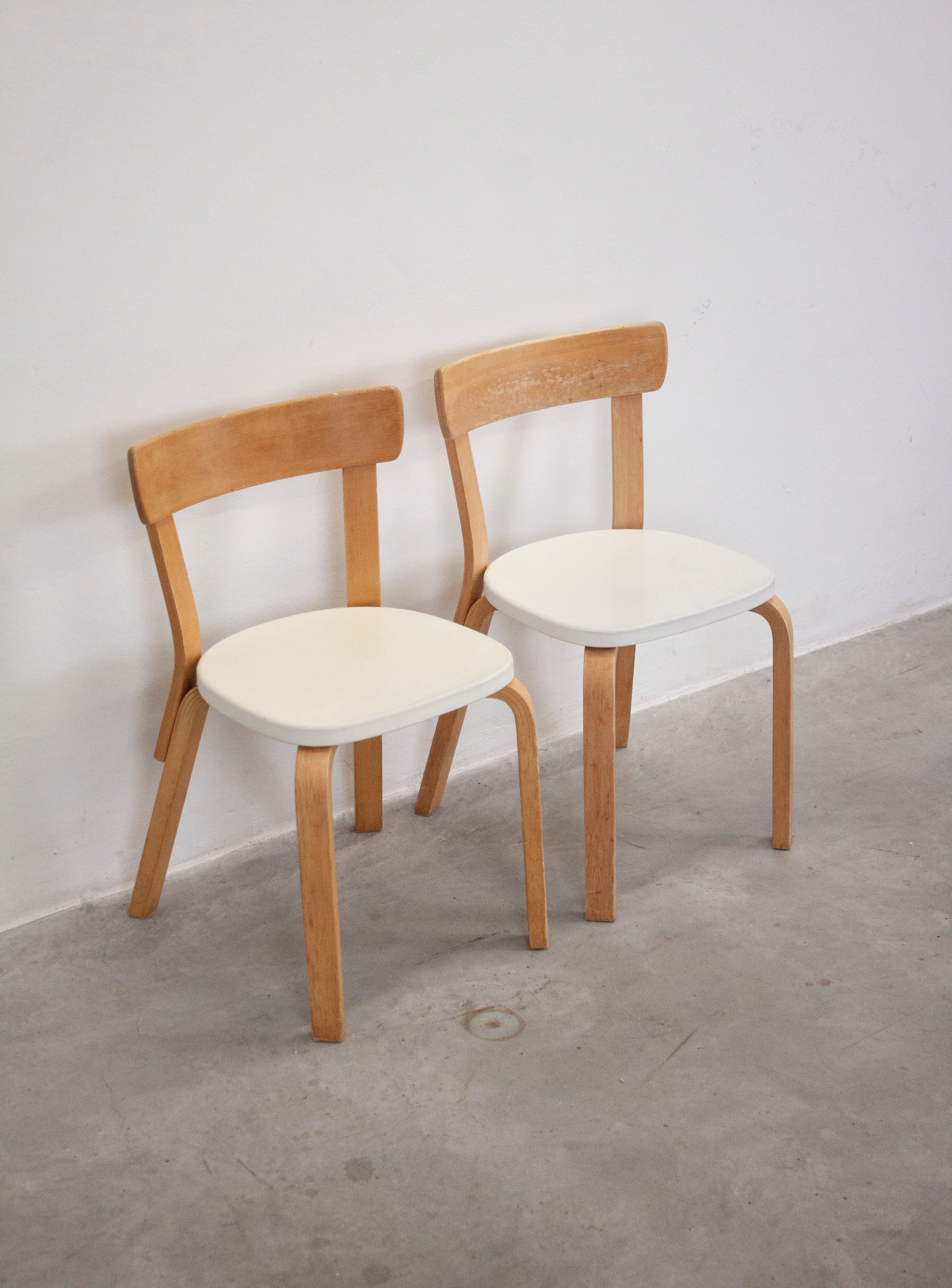 Artek Model 69 Chairs by Alvar Aalto (White) - Image 22