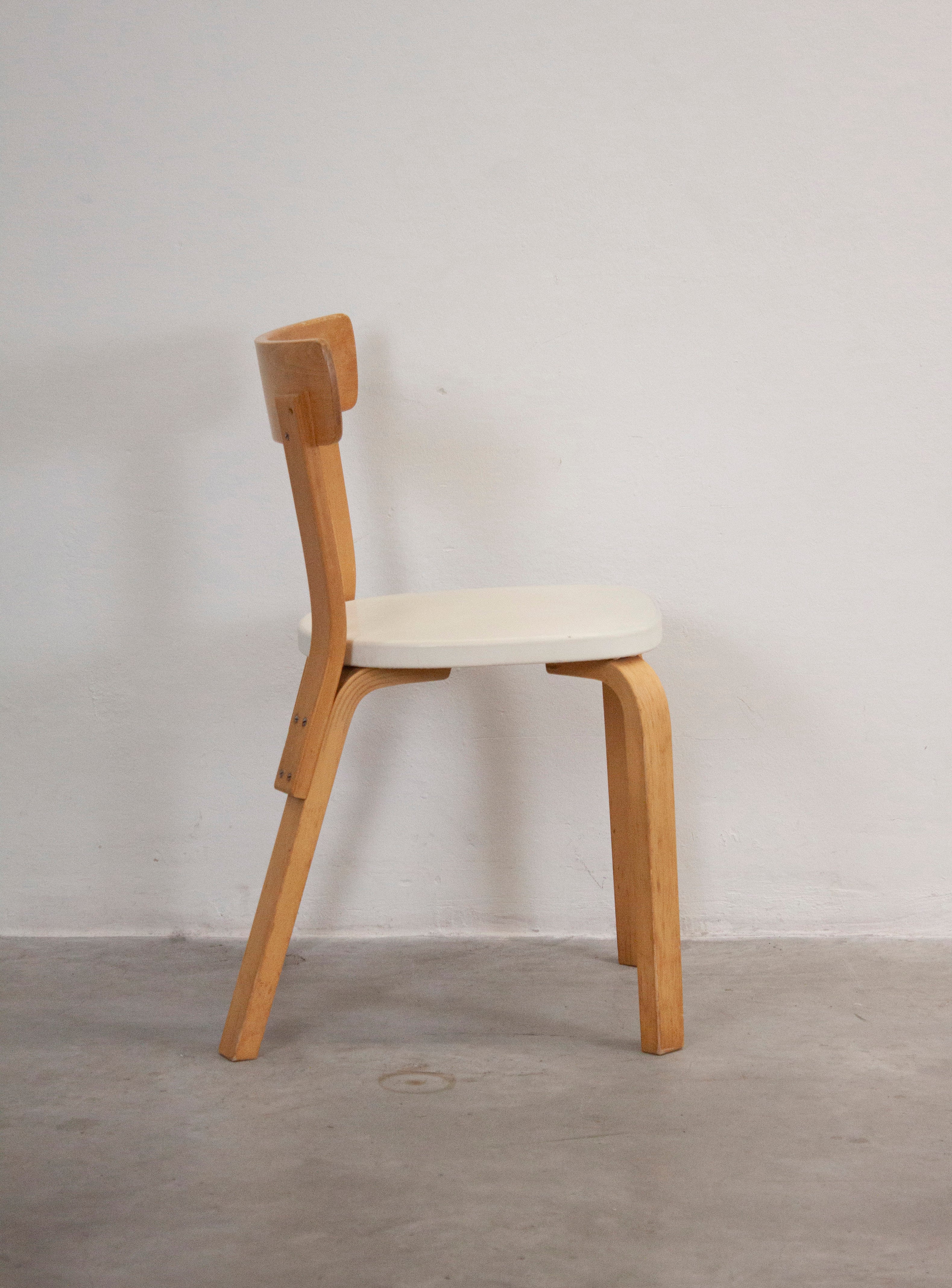 Artek Model 69 Chairs by Alvar Aalto (White) - Image 7