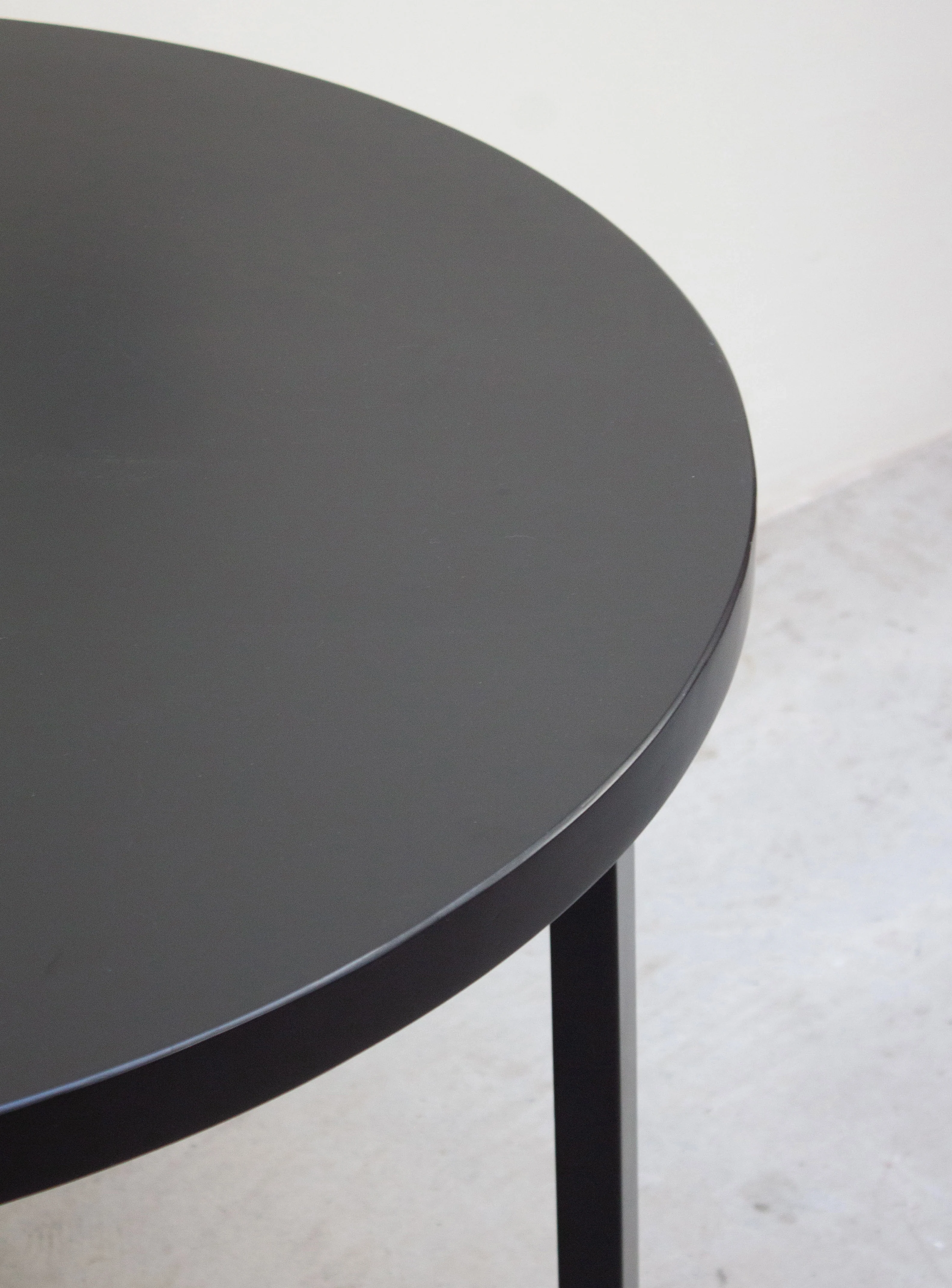 Artek 90A Round Dining Table by Alvar Aalto (Black) - Image 15