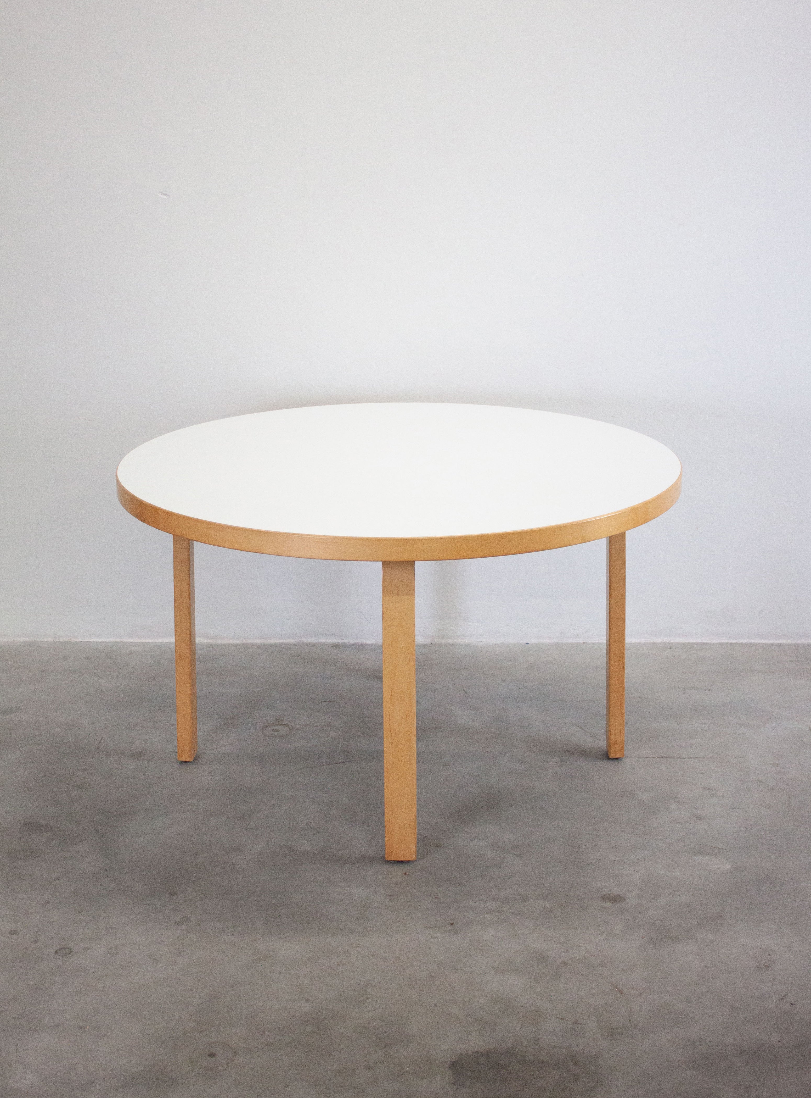 Artek Model 91 Dining Table by Alvar Aalto (White) - Image 4