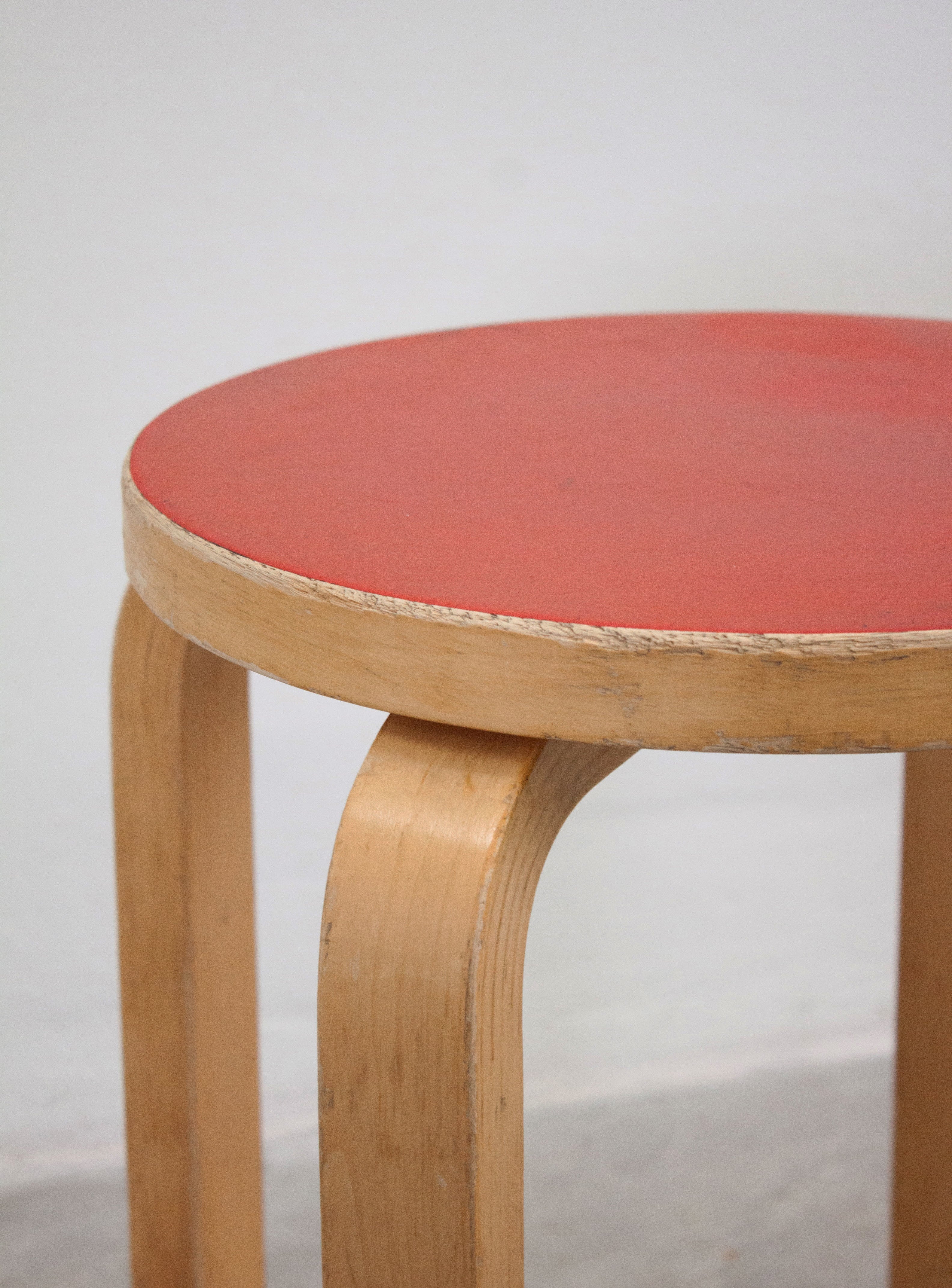 Artek Model E60 Stool by Alvar Aalto (Red) - Image 10