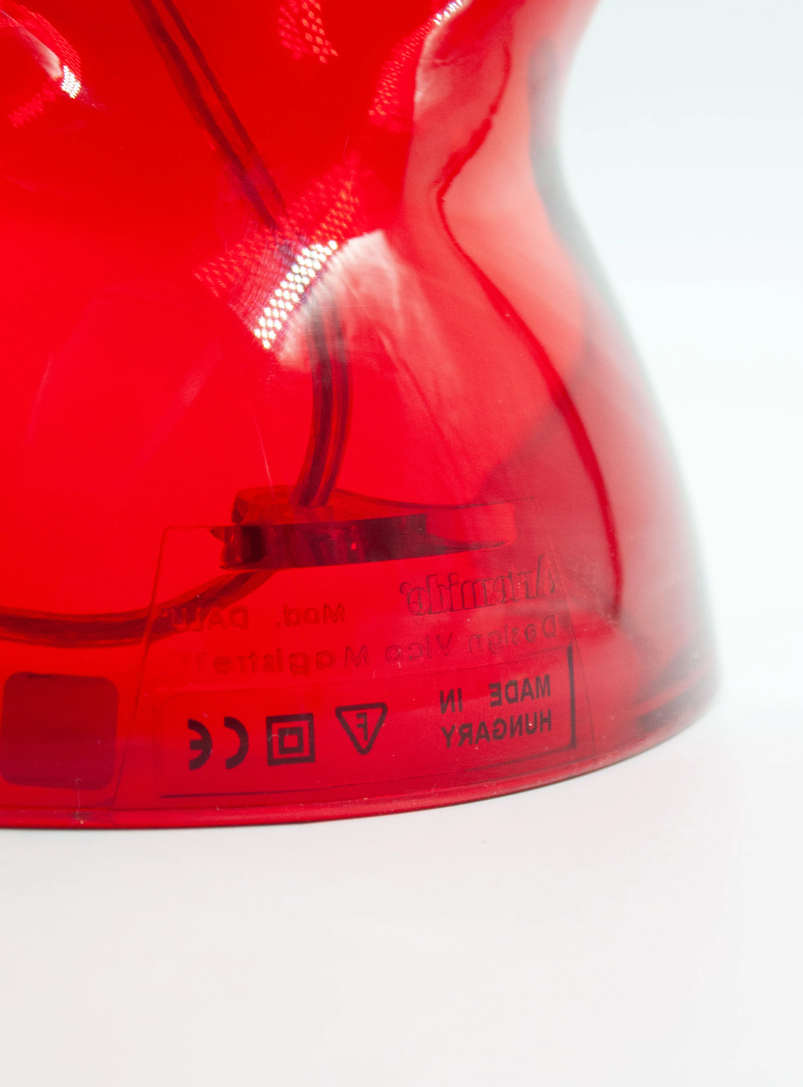 Artemide Dalù Desk Lamp by Vico Magistretti (Translucent Red) - Image 11