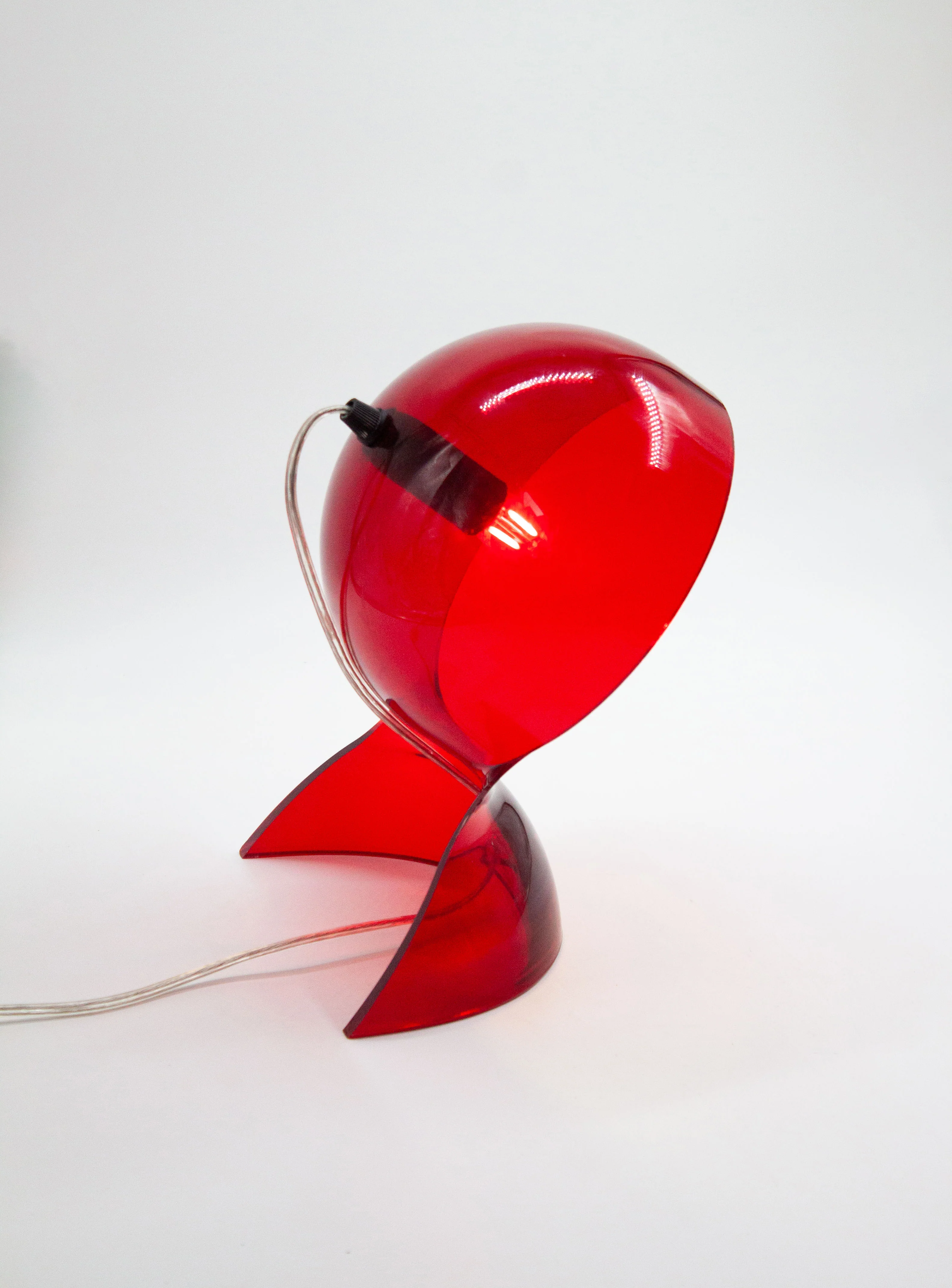 Artemide Dalù Desk Lamp by Vico Magistretti (Translucent Red) - Image 13