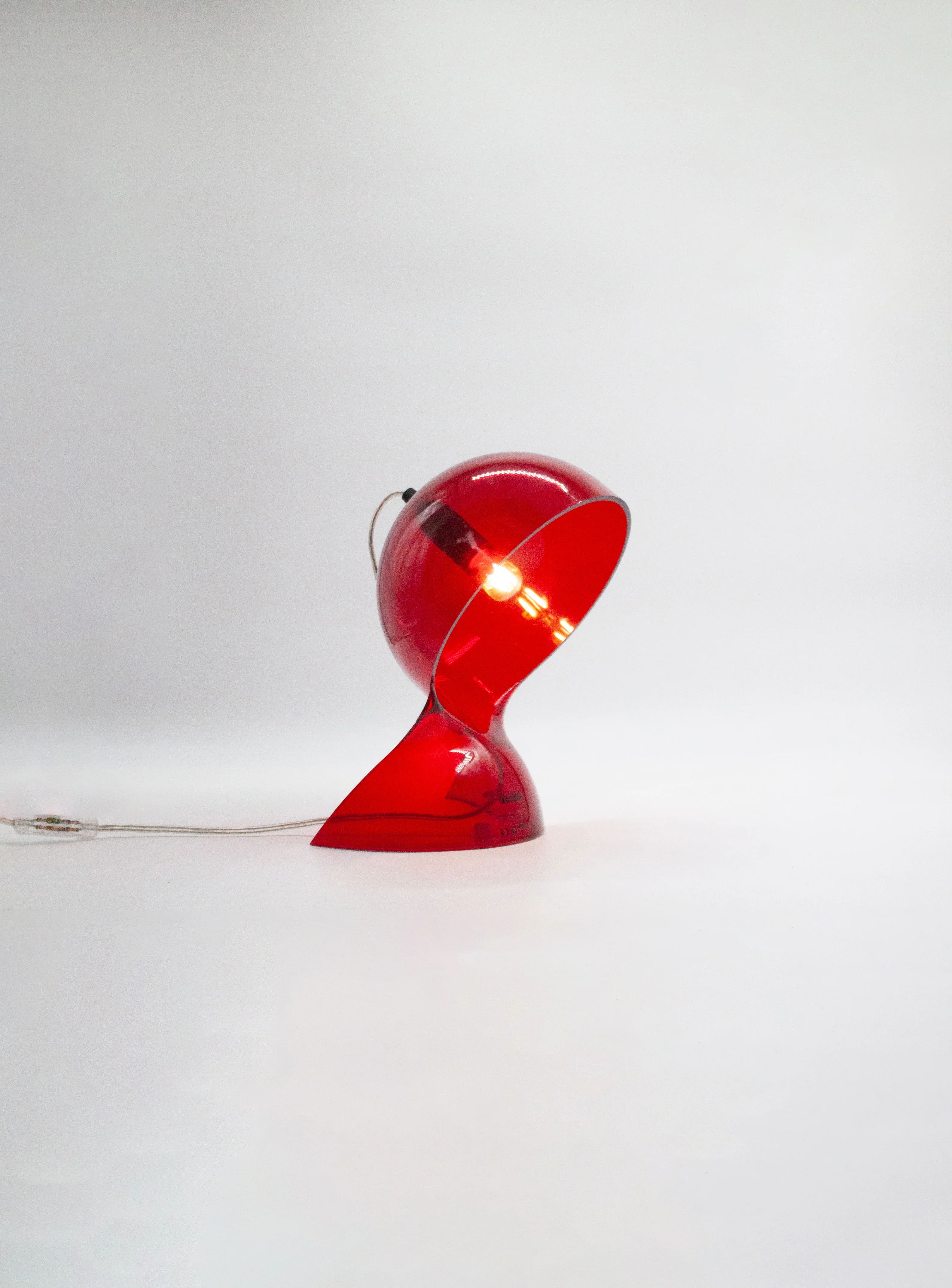 Artemide Dalù Desk Lamp by Vico Magistretti (Translucent Red) - Image 2