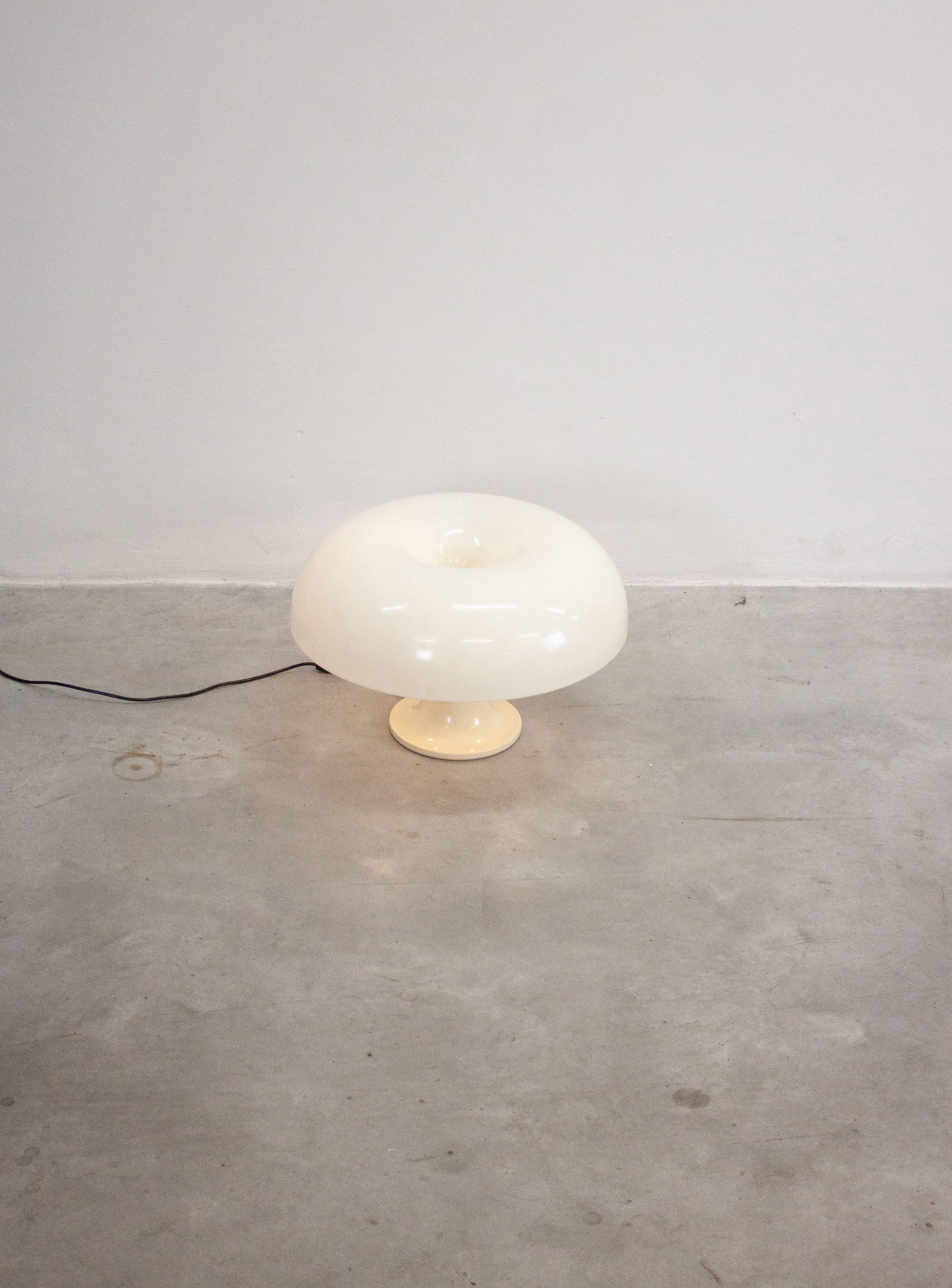 Artemide Nesso Lamp by Giancarlo Mattioli (Off White) - Image 15