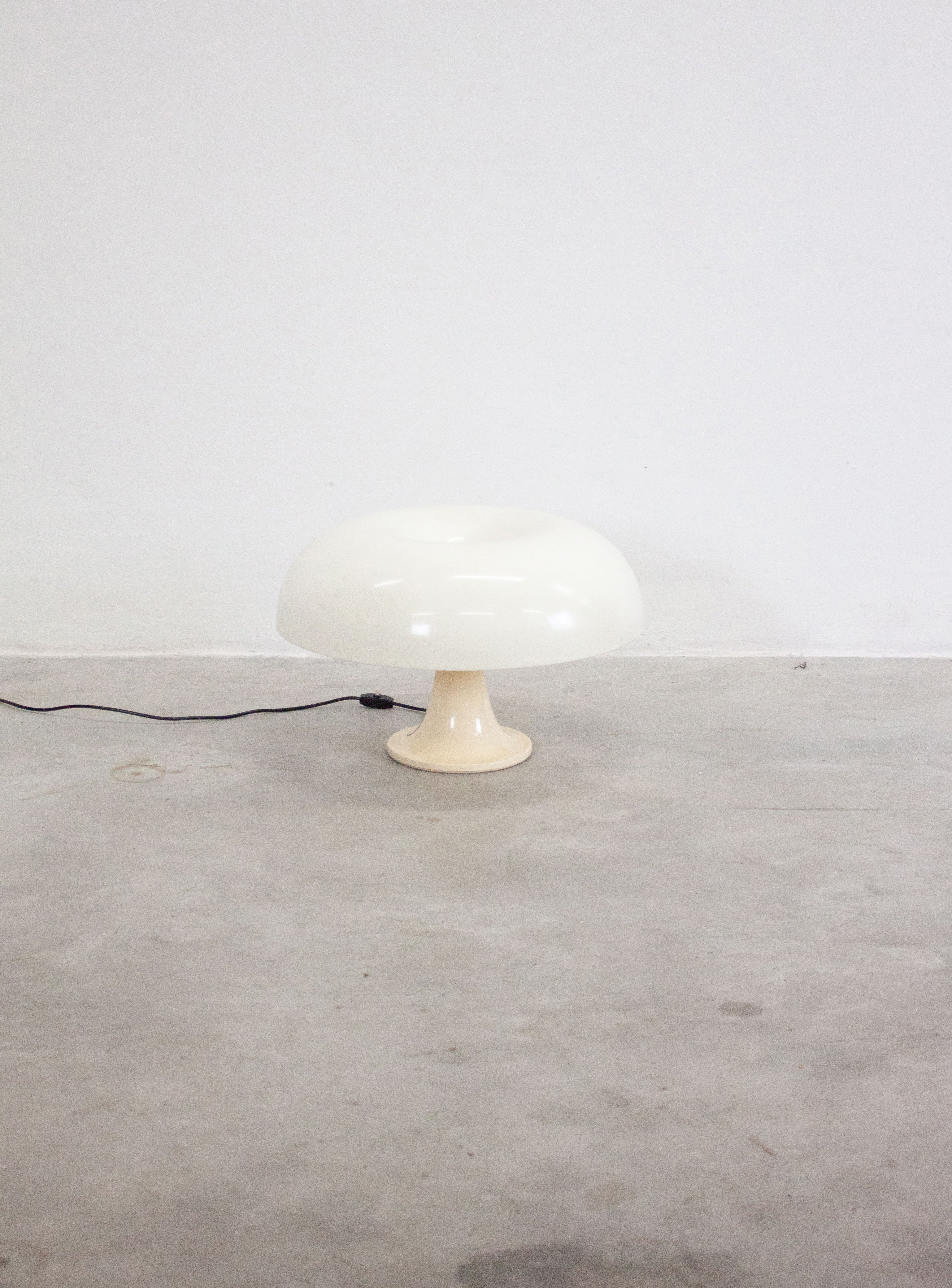 Artemide Nesso Lamp by Giancarlo Mattioli (Off White) - Image 3
