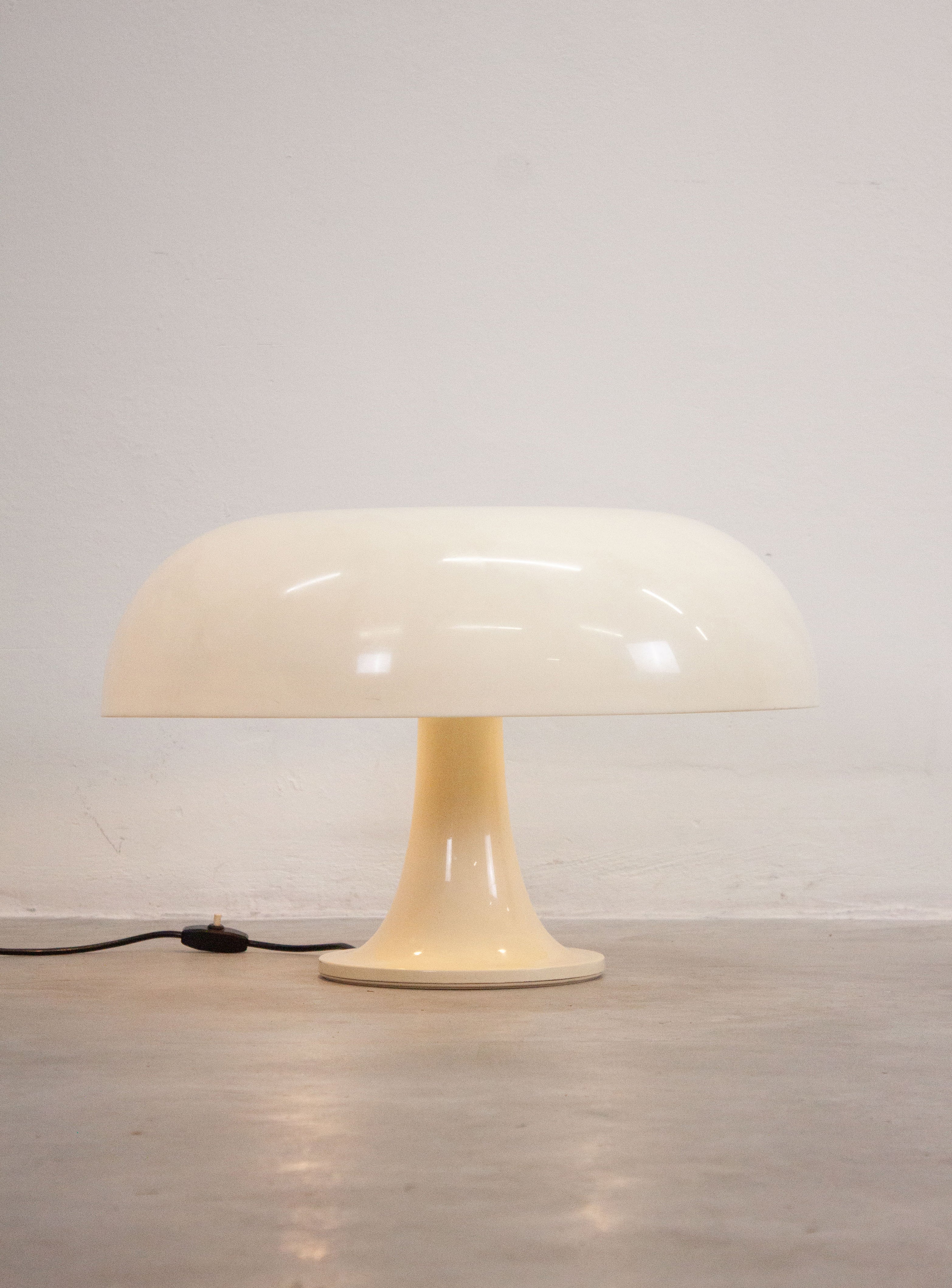 Artemide Nesso Lamp by Giancarlo Mattioli (Off White) - Image 7