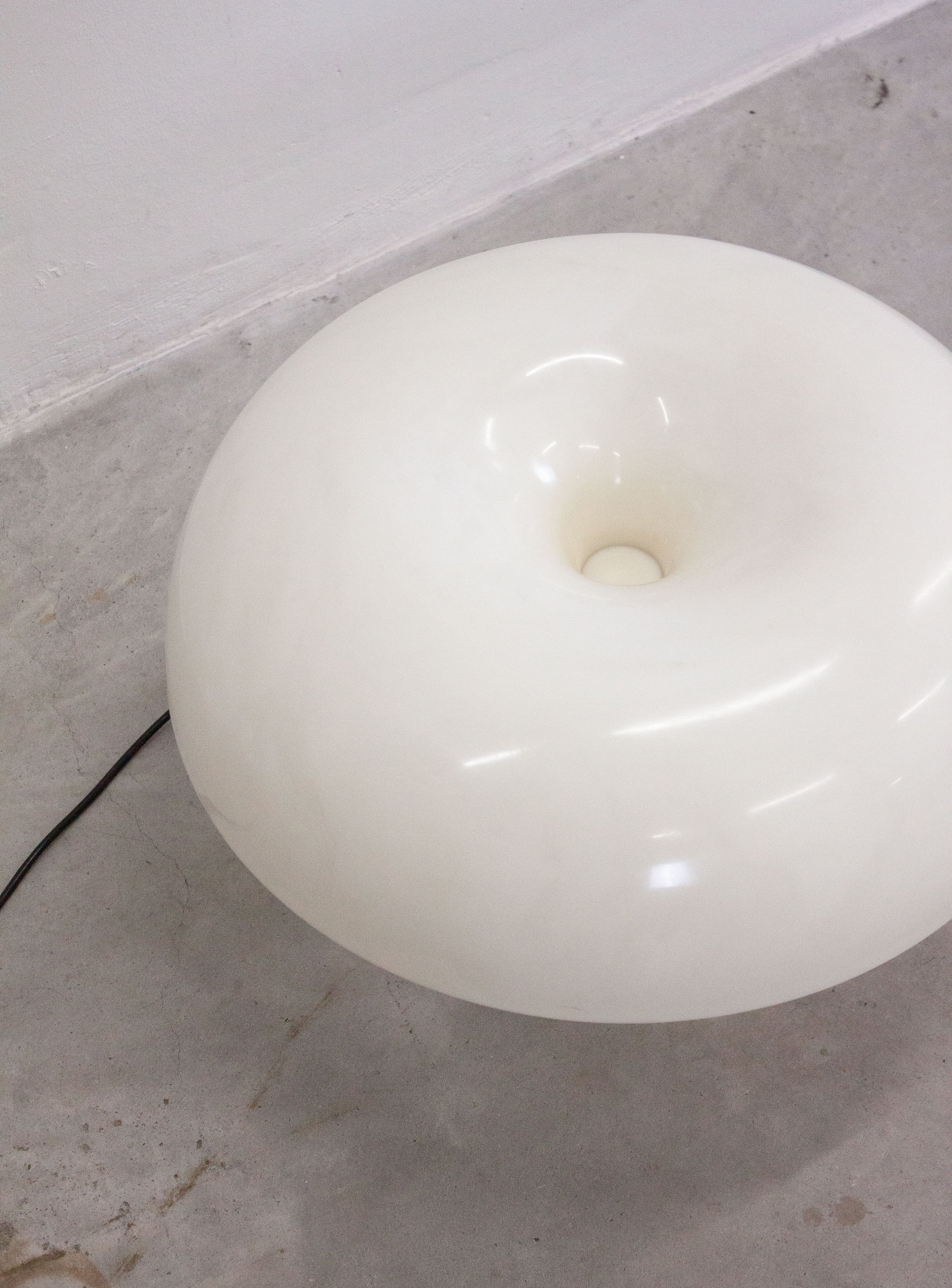 Artemide Nesso Lamp by Giancarlo Mattioli (Off White) - Image 8