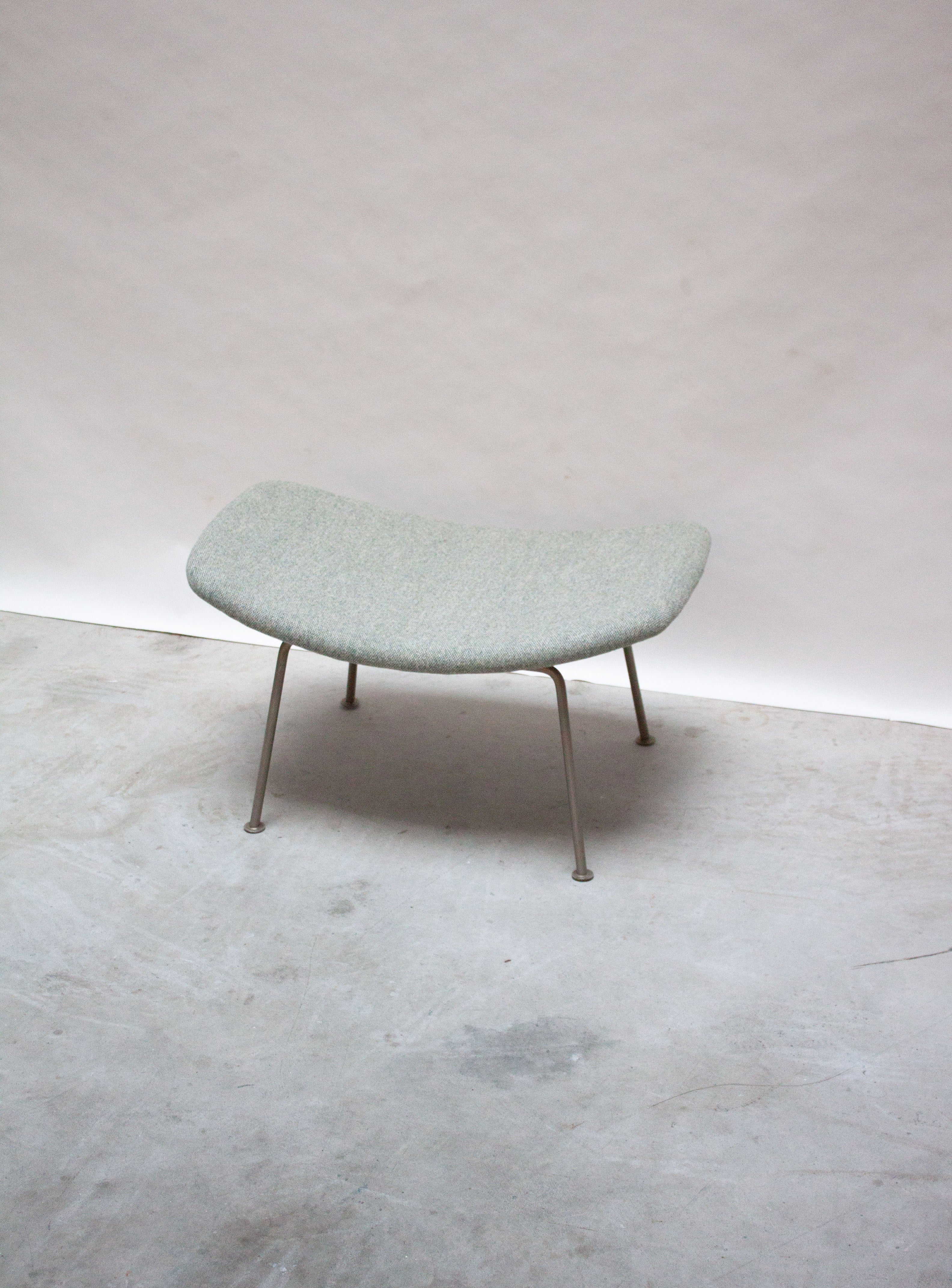 Artifort F555 Lounge Chair & Ottoman by Pierre Paulin - Image 32