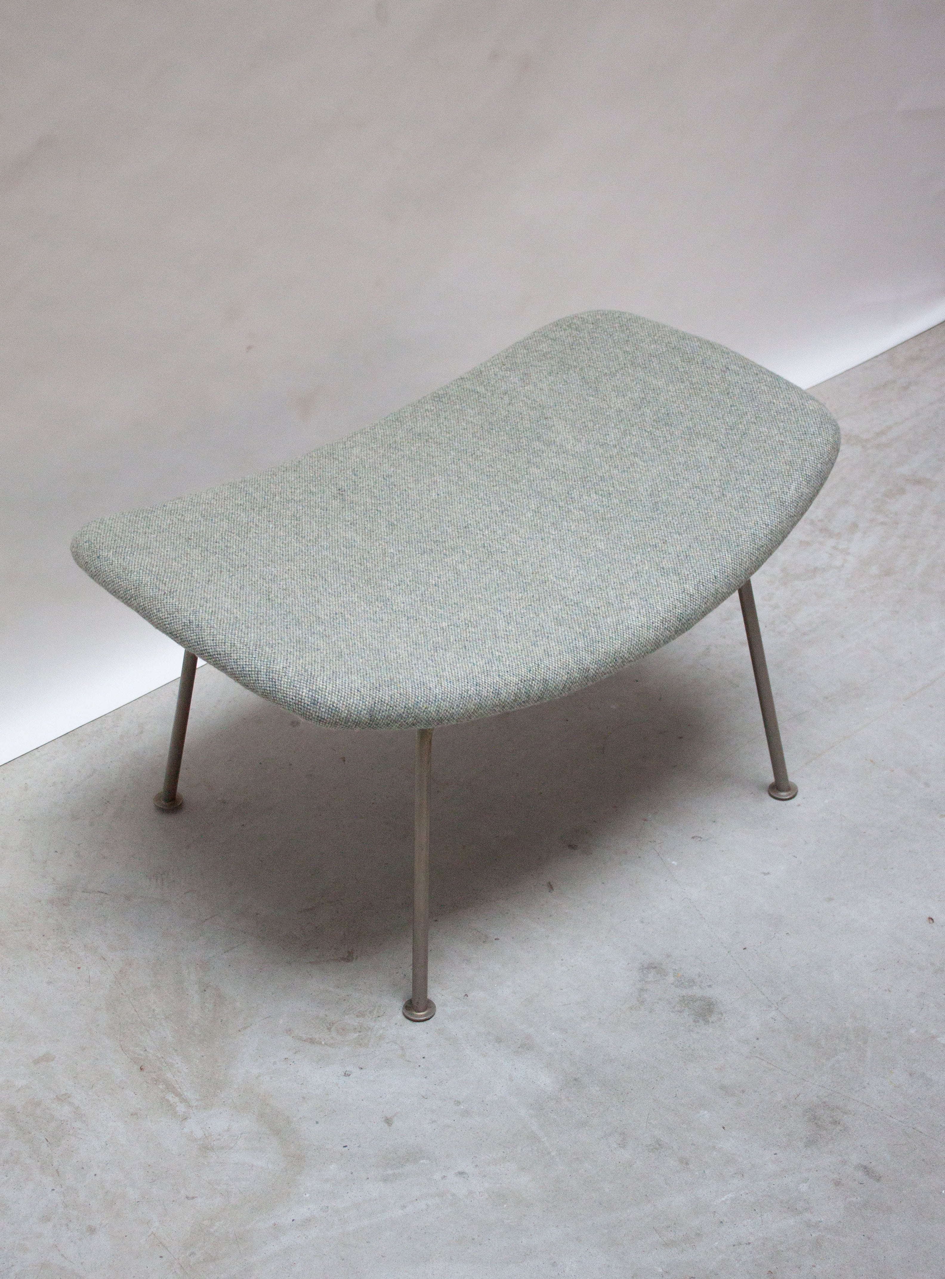 Artifort F555 Lounge Chair & Ottoman by Pierre Paulin - Image 34
