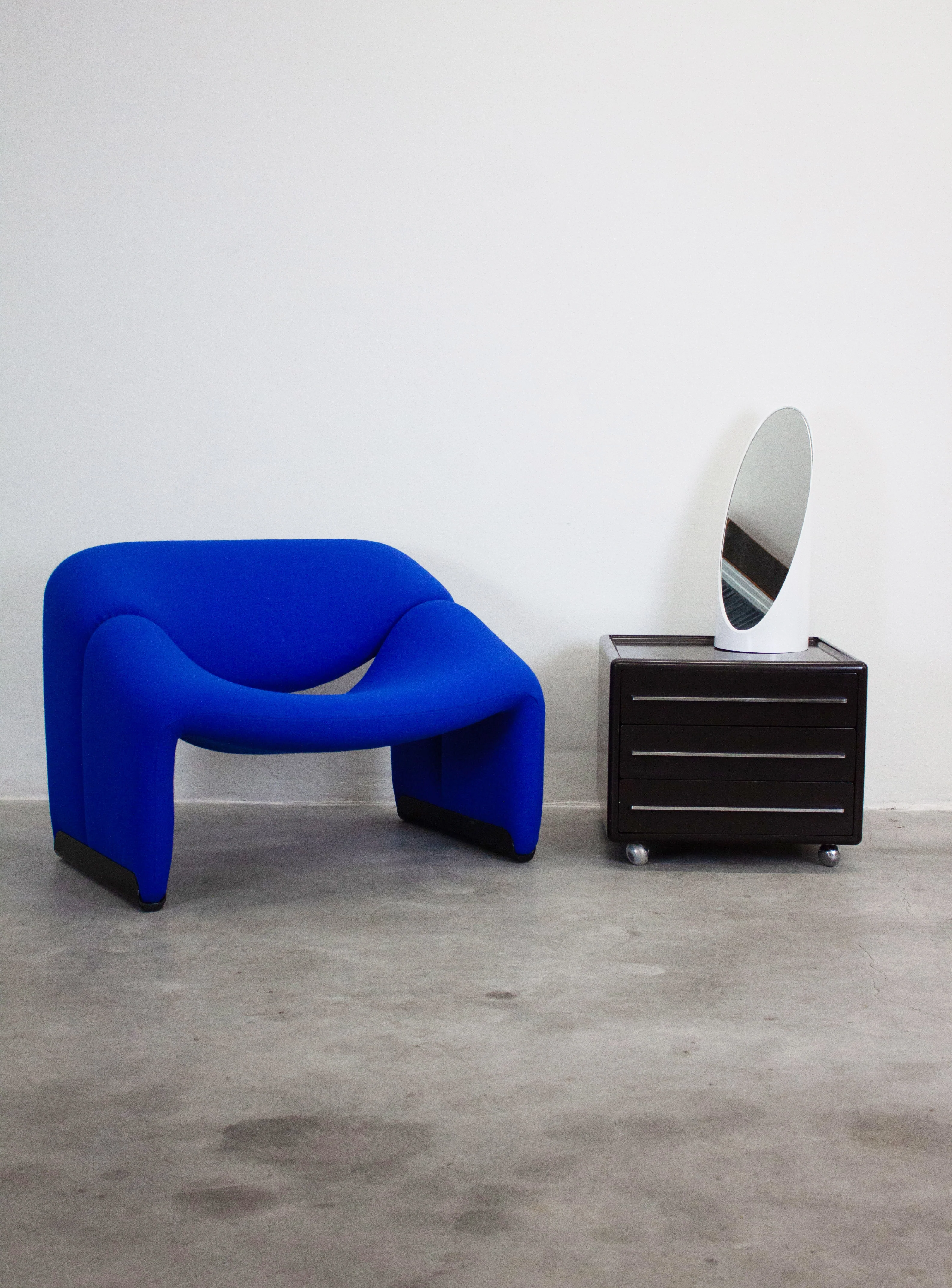 Artifort Groovy F598 Lounge Chair by Pierre Paulin (Cobalt Blue) - Image 3