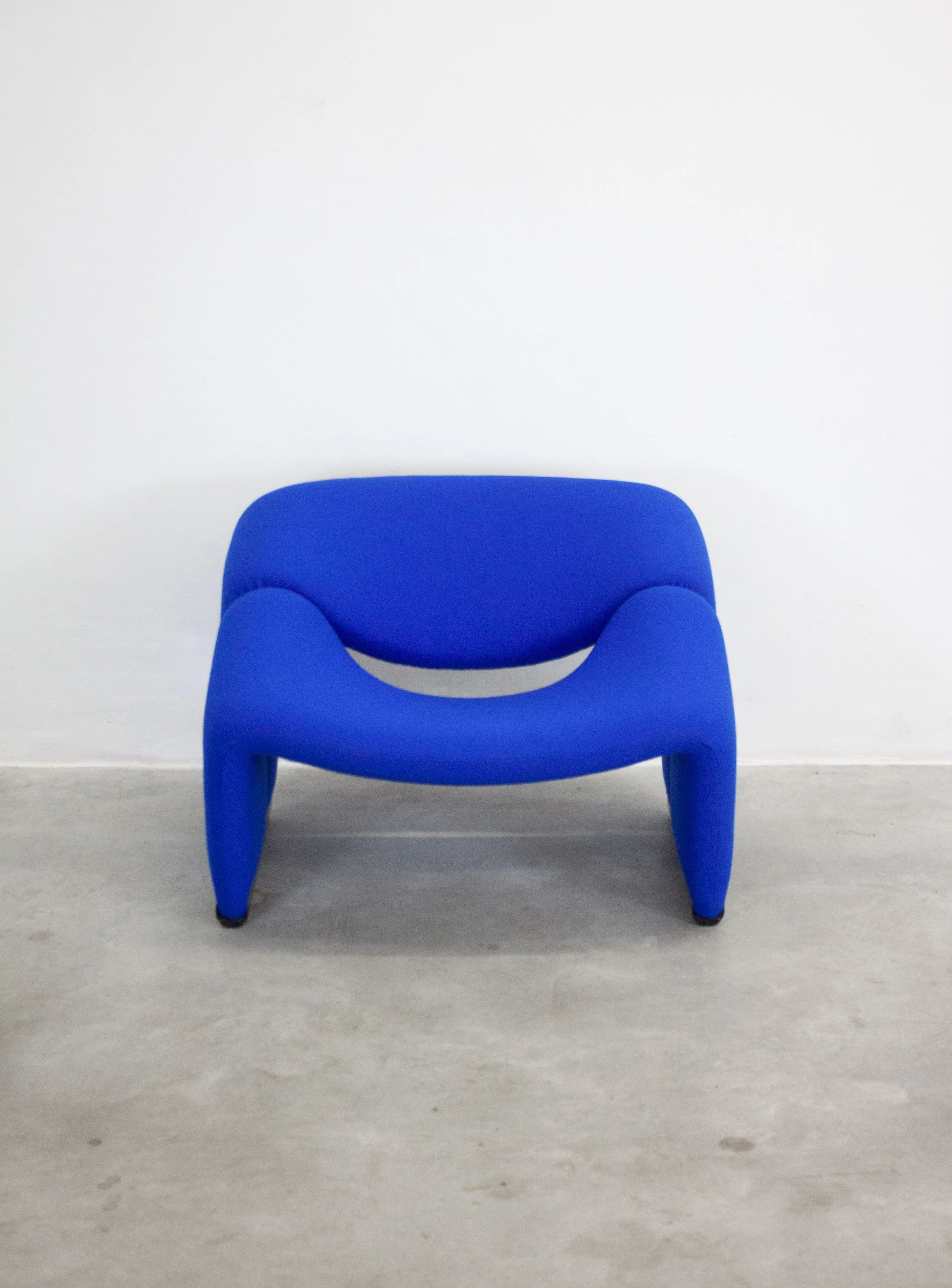 Artifort Groovy F598 Lounge Chair by Pierre Paulin (Cobalt Blue) - Image 6