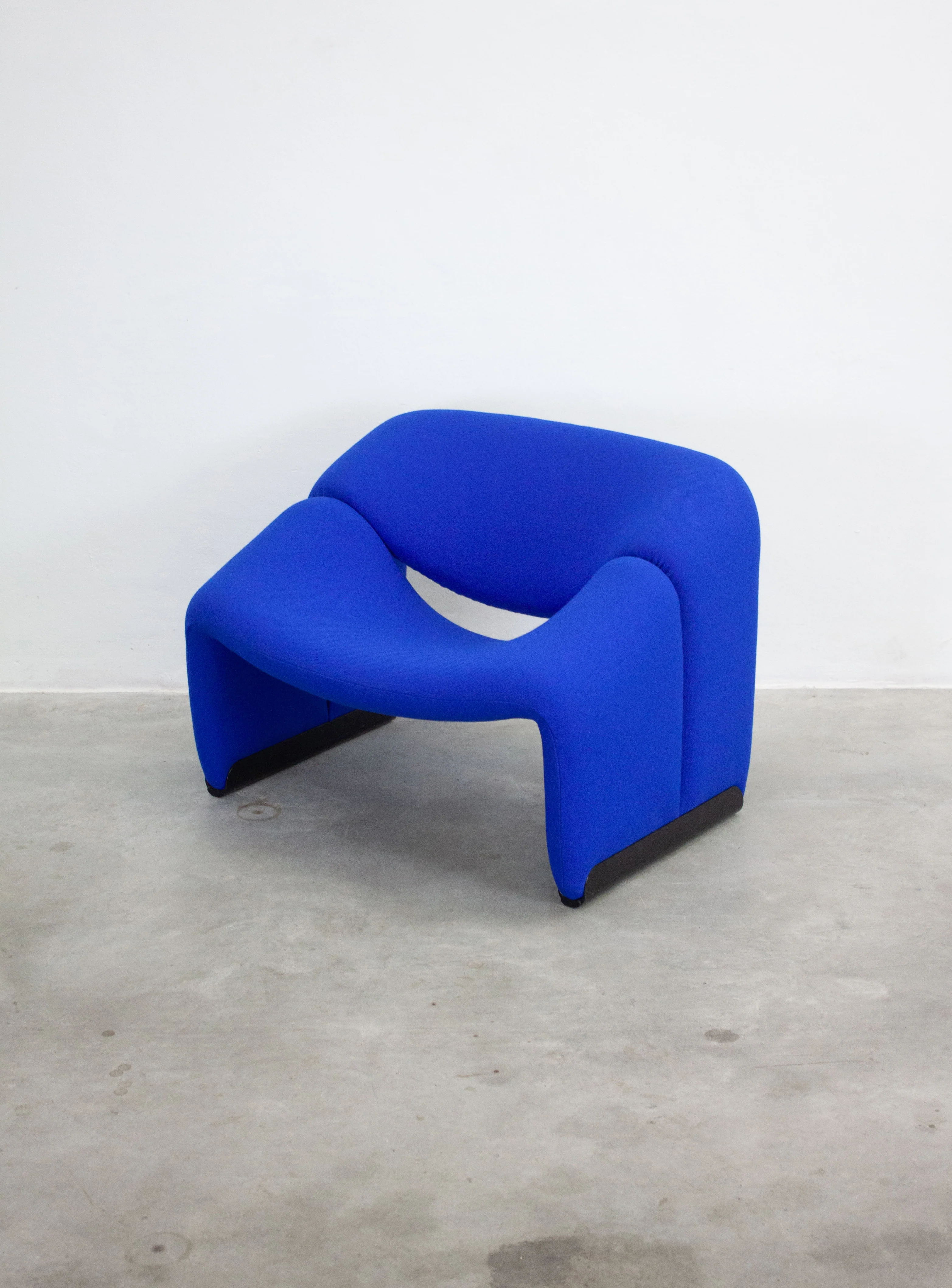 Artifort Groovy F598 Lounge Chair by Pierre Paulin (Cobalt Blue) - Image 8