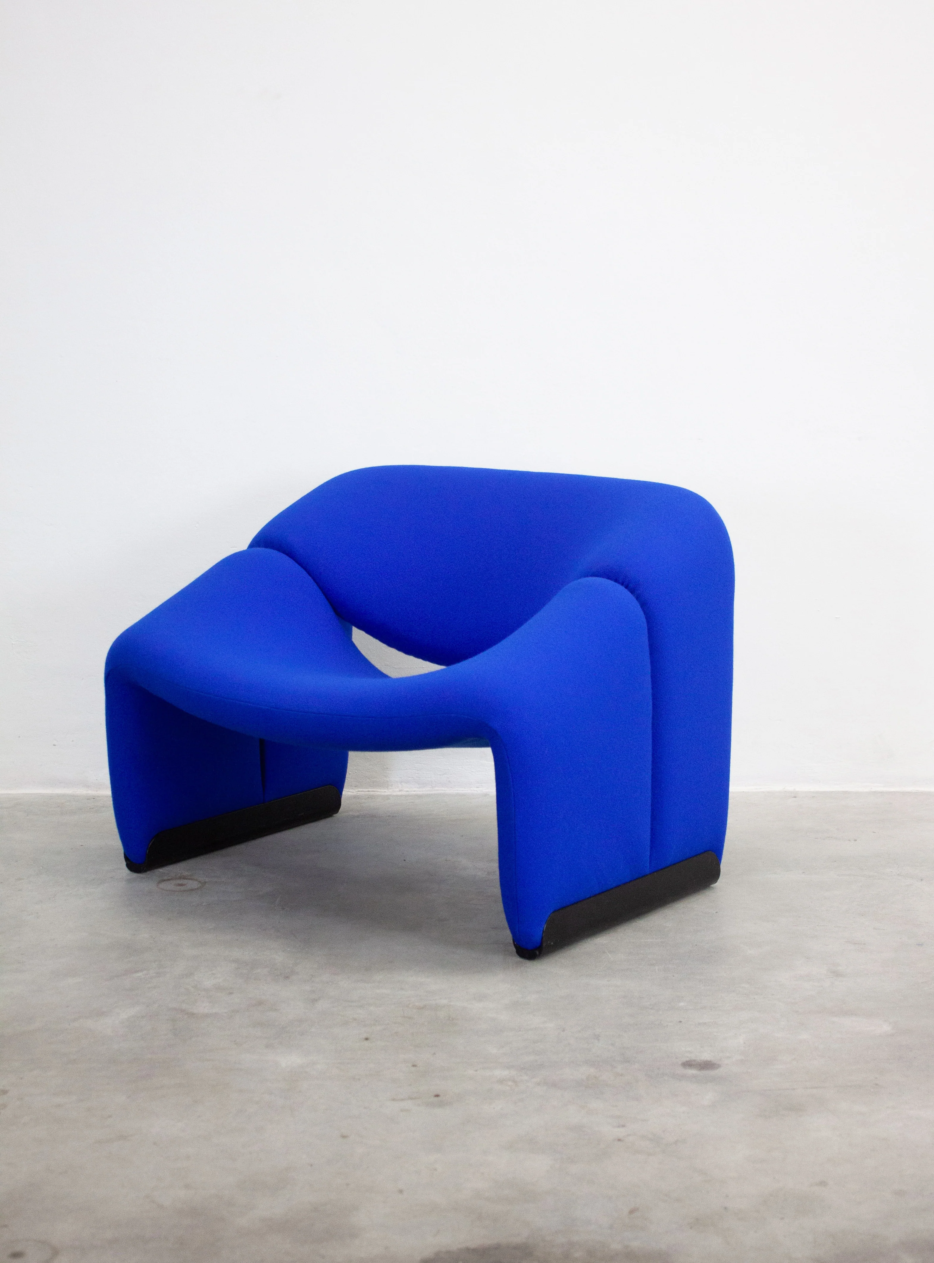 Artifort Groovy F598 Lounge Chair by Pierre Paulin (Cobalt Blue) - Image 9