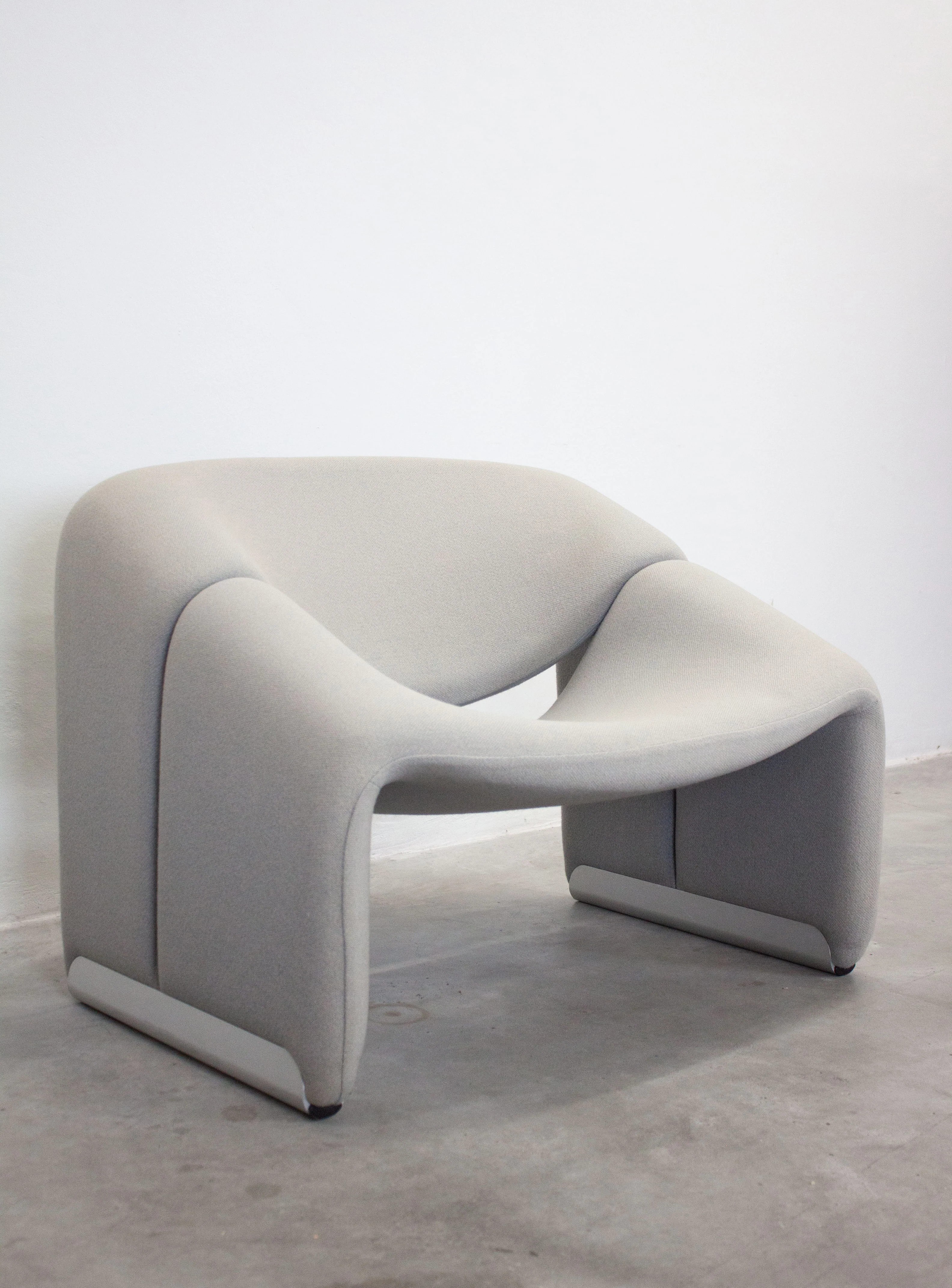 Artifort Groovy F598 Lounge Chair by Pierre Paulin (Light Grey) - Image 10