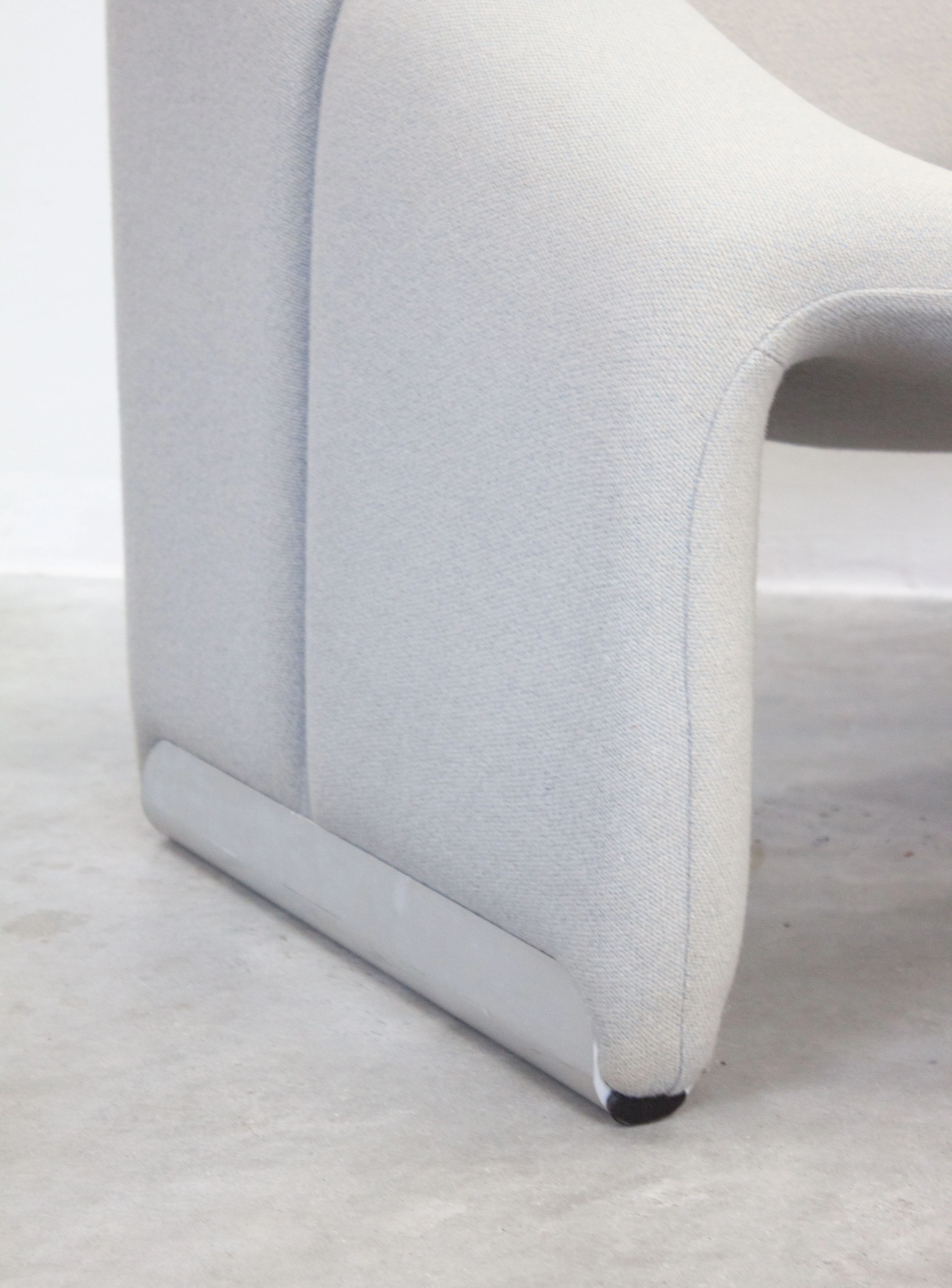 Artifort Groovy F598 Lounge Chair by Pierre Paulin (Light Grey) - Image 13