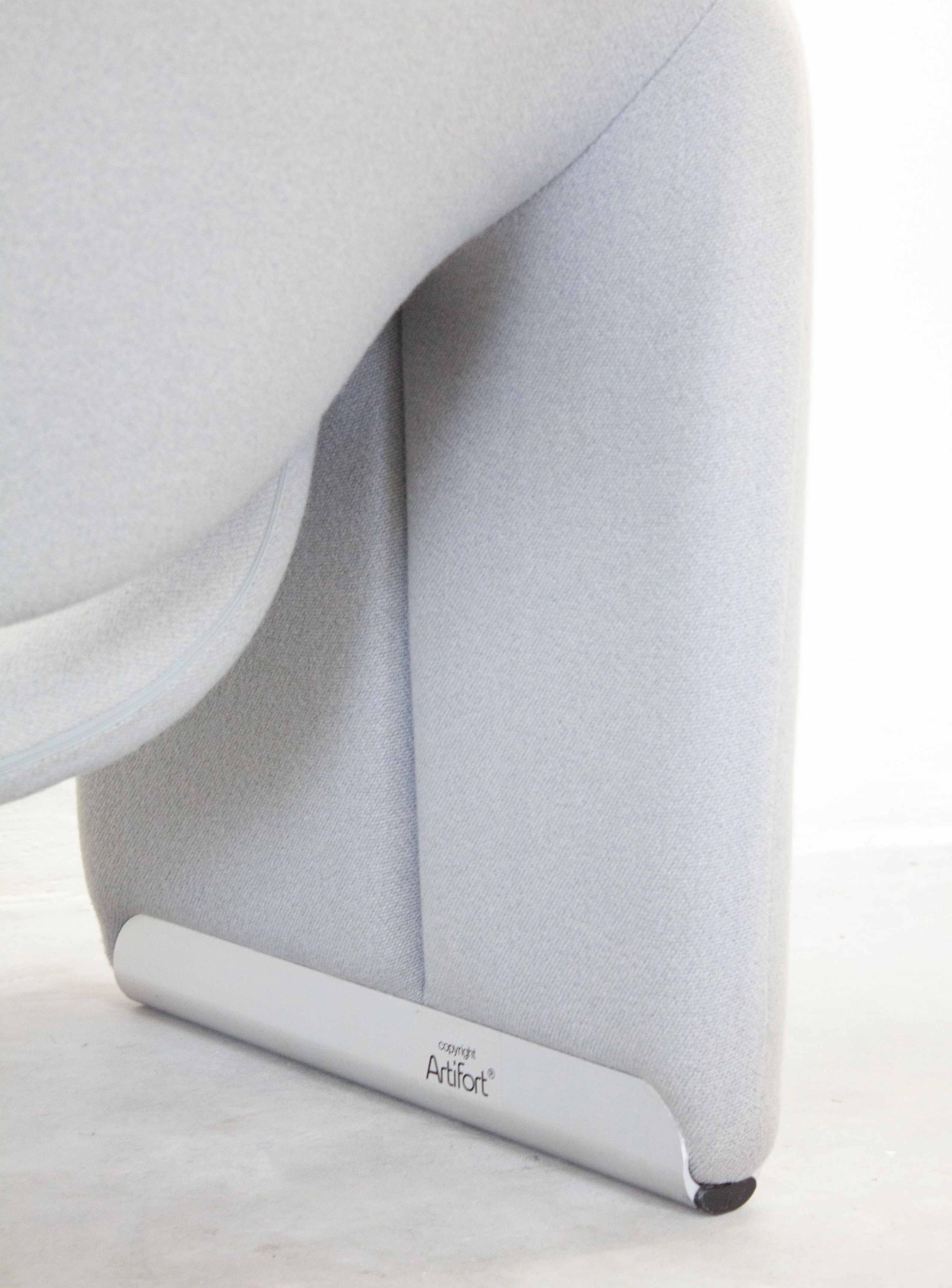 Artifort Groovy F598 Lounge Chair by Pierre Paulin (Light Grey) - Image 18
